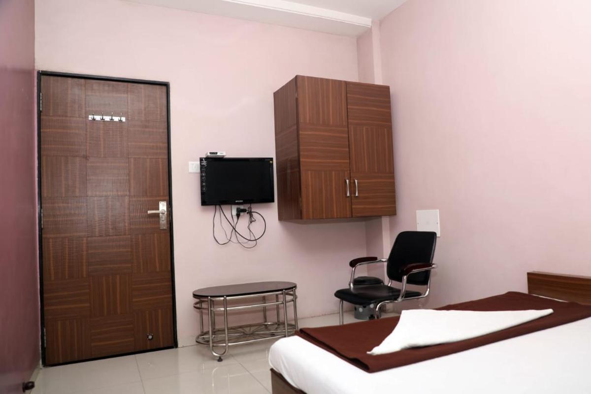 Standard Double Room - Photo 6