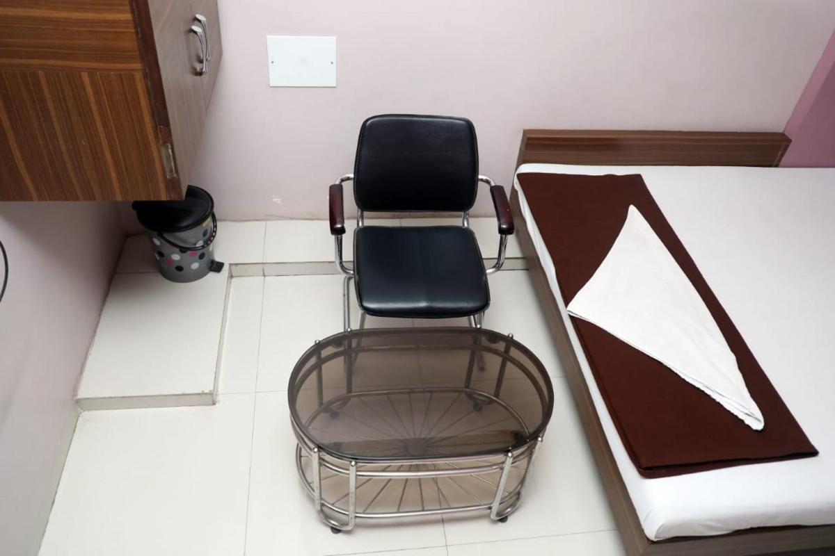 Standard Double Room - Photo 9