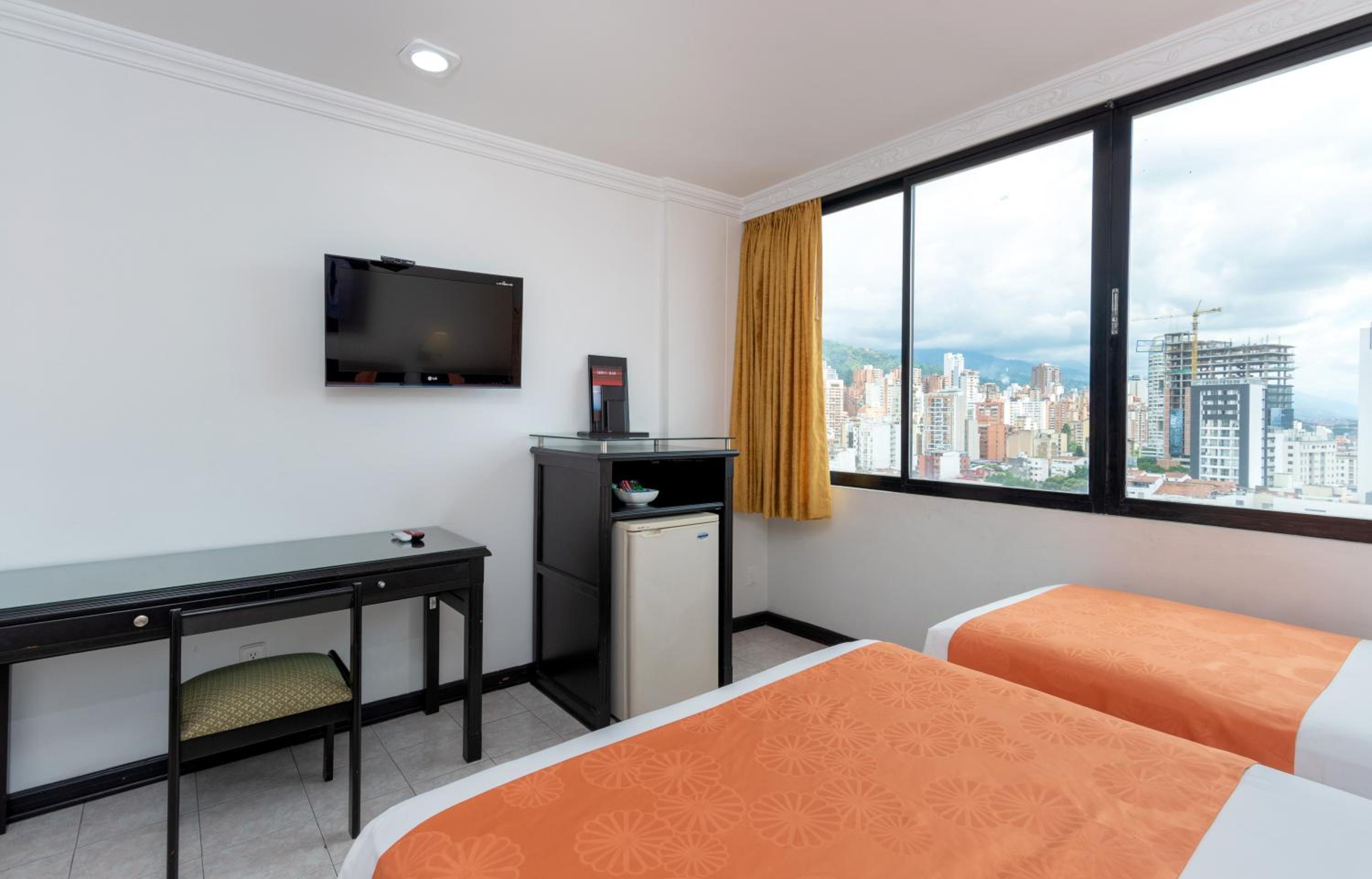Standard Twin Room - Photo 1