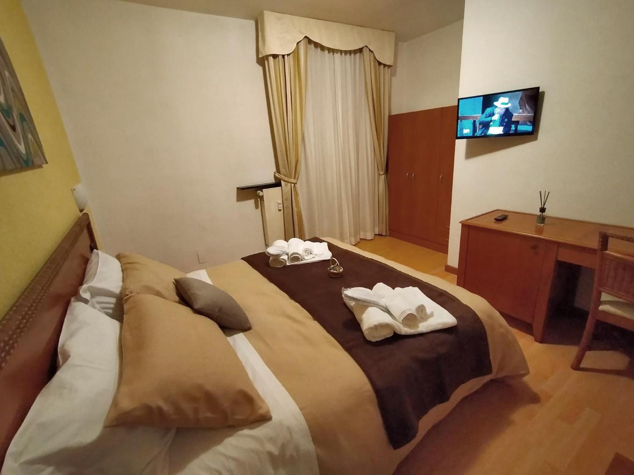 Double Room With Private Bathroom photo 2