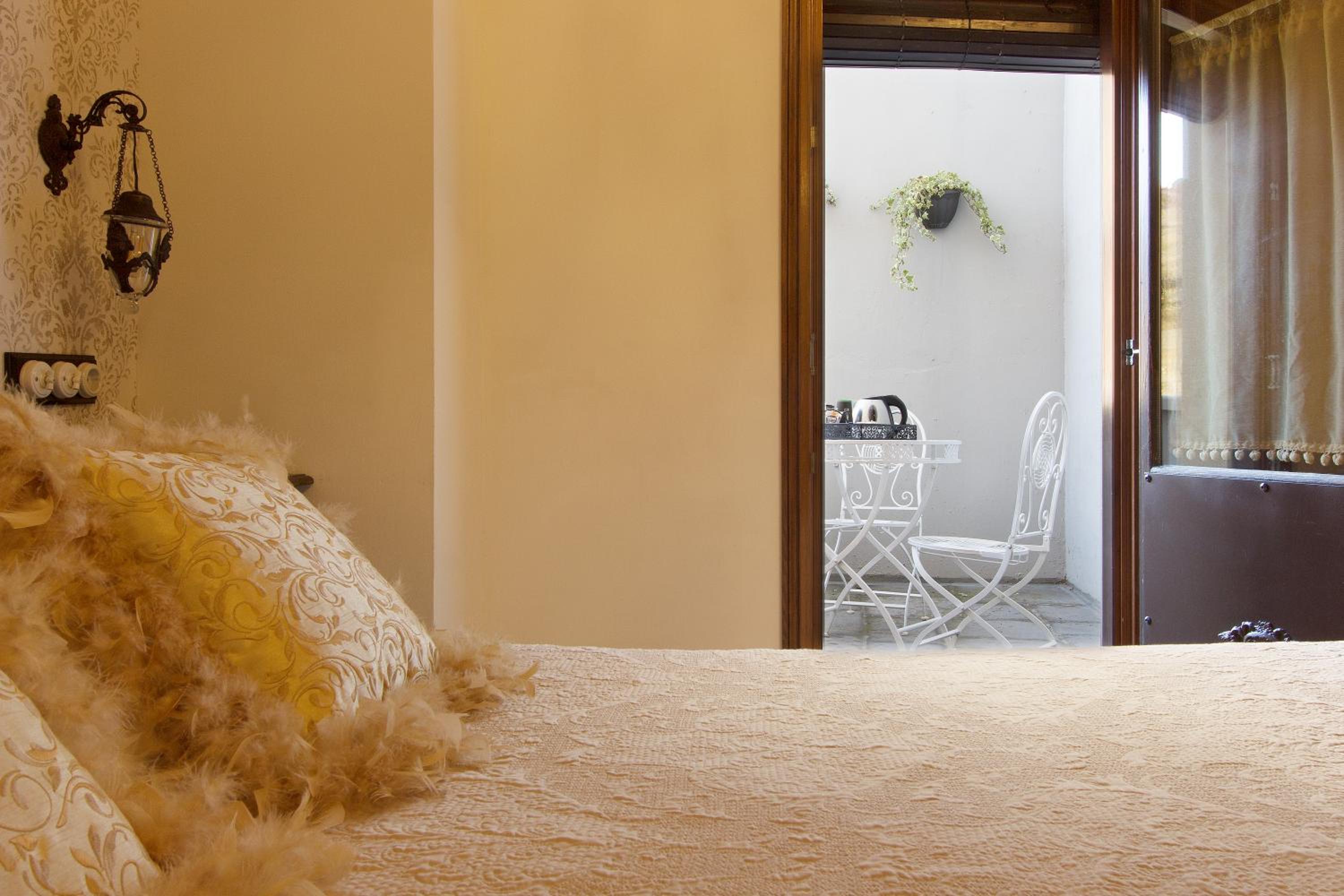 Superior Double Room - Photo 1