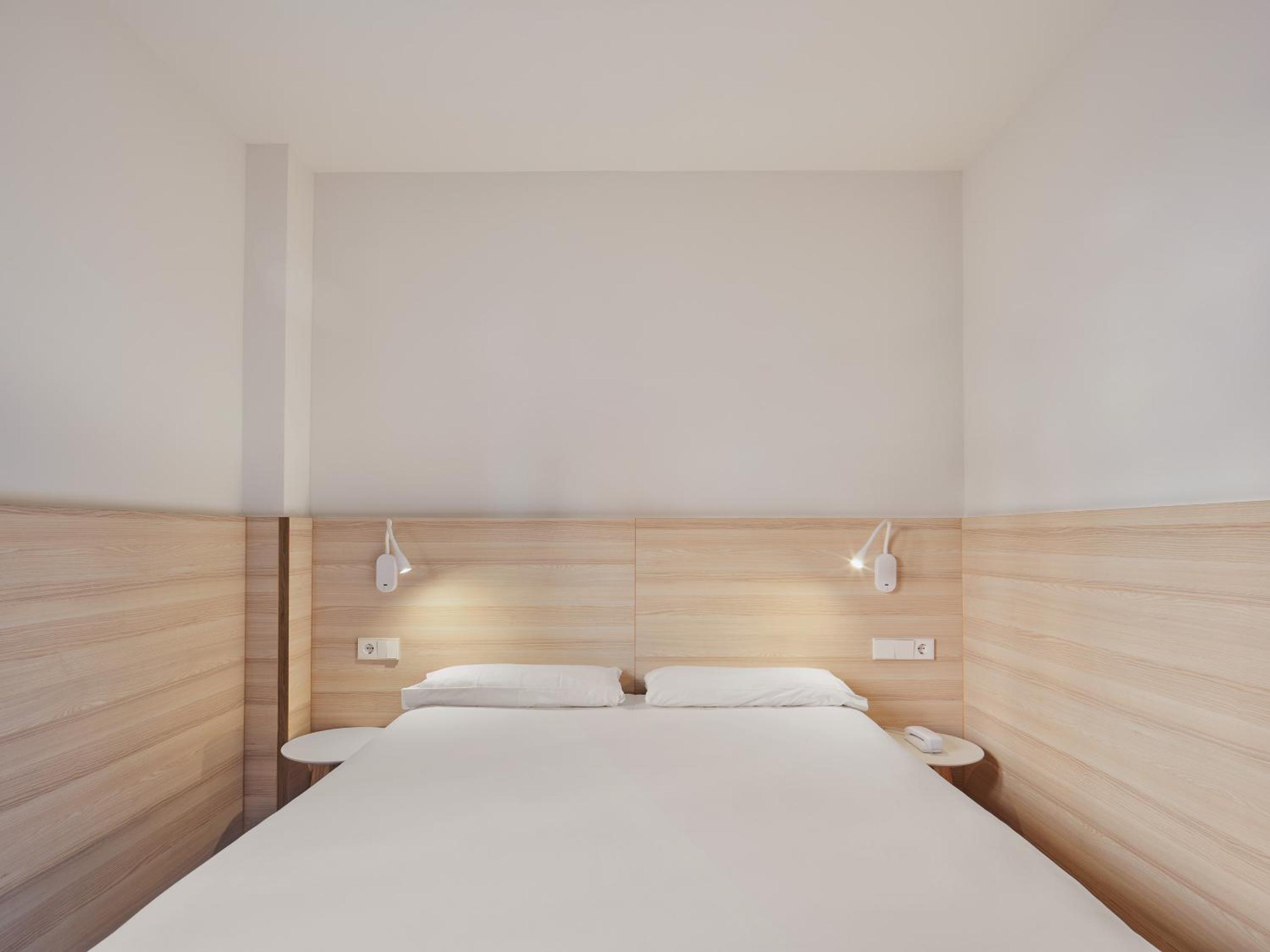  Double Room - Photo 11
