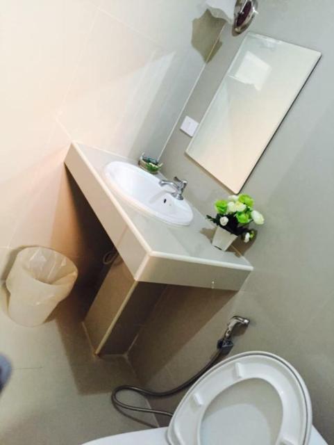 Standard King Room - Photo 19