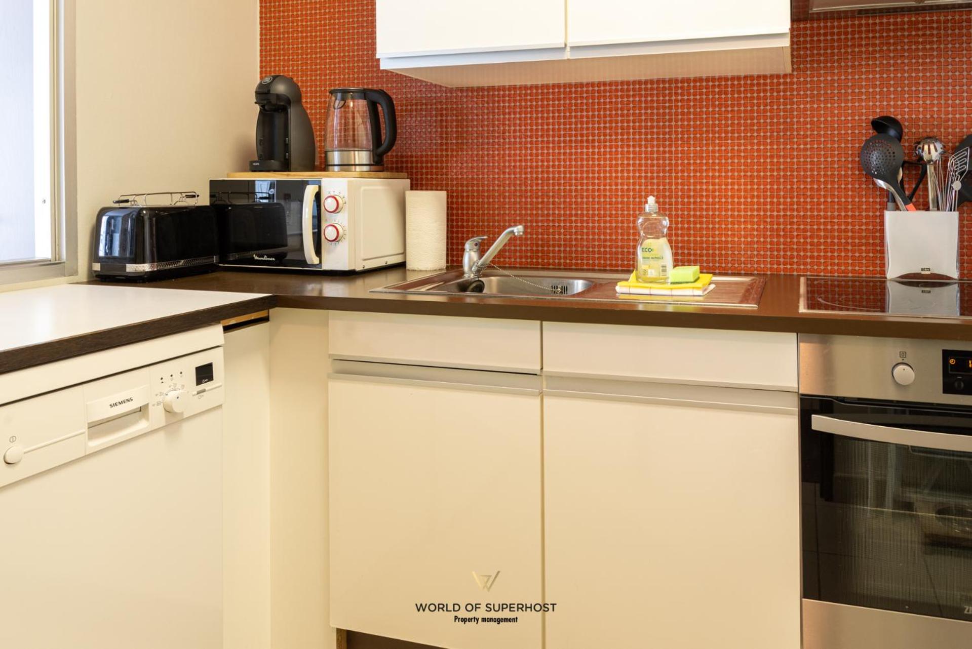 One-Bedroom Apartment - Photo 2