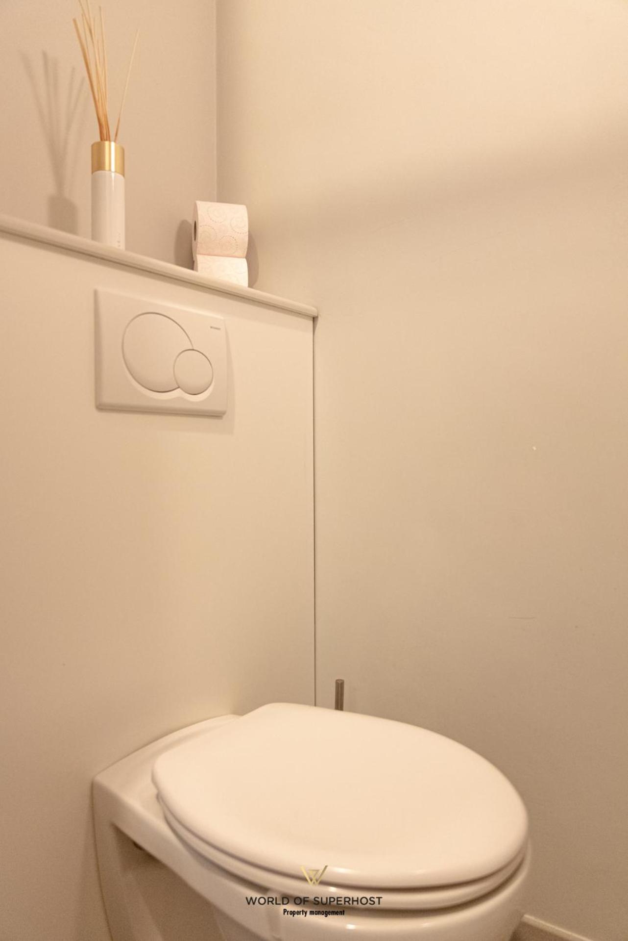 One-Bedroom Apartment - Photo 3