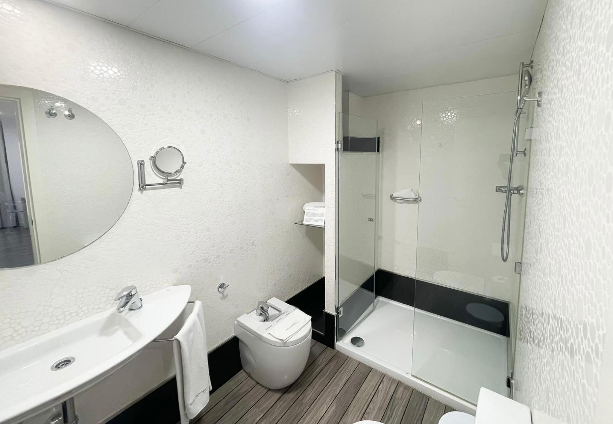 Double or Twin Room with Parking photo 3