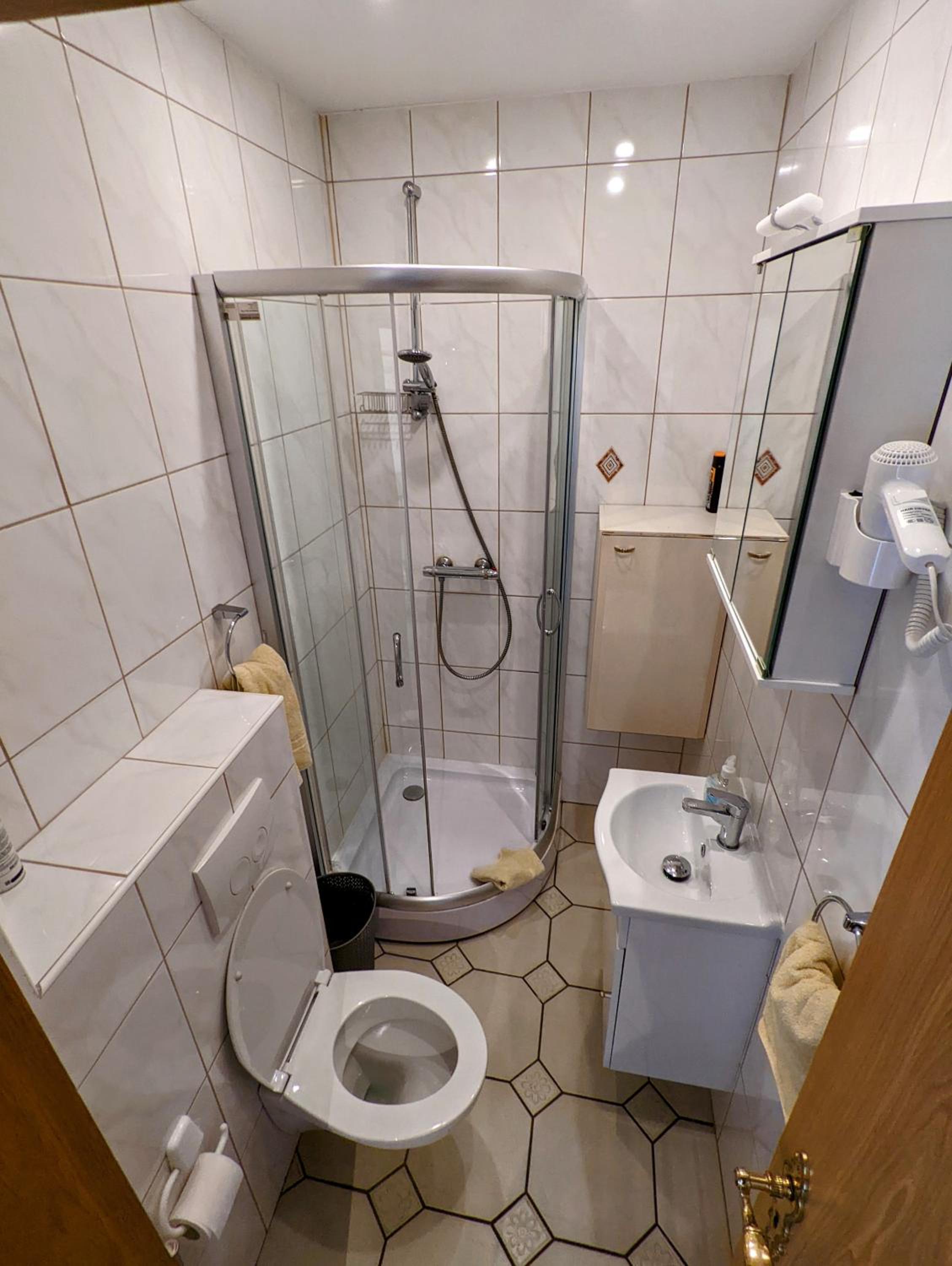 Apartment - Split Level - Photo 3