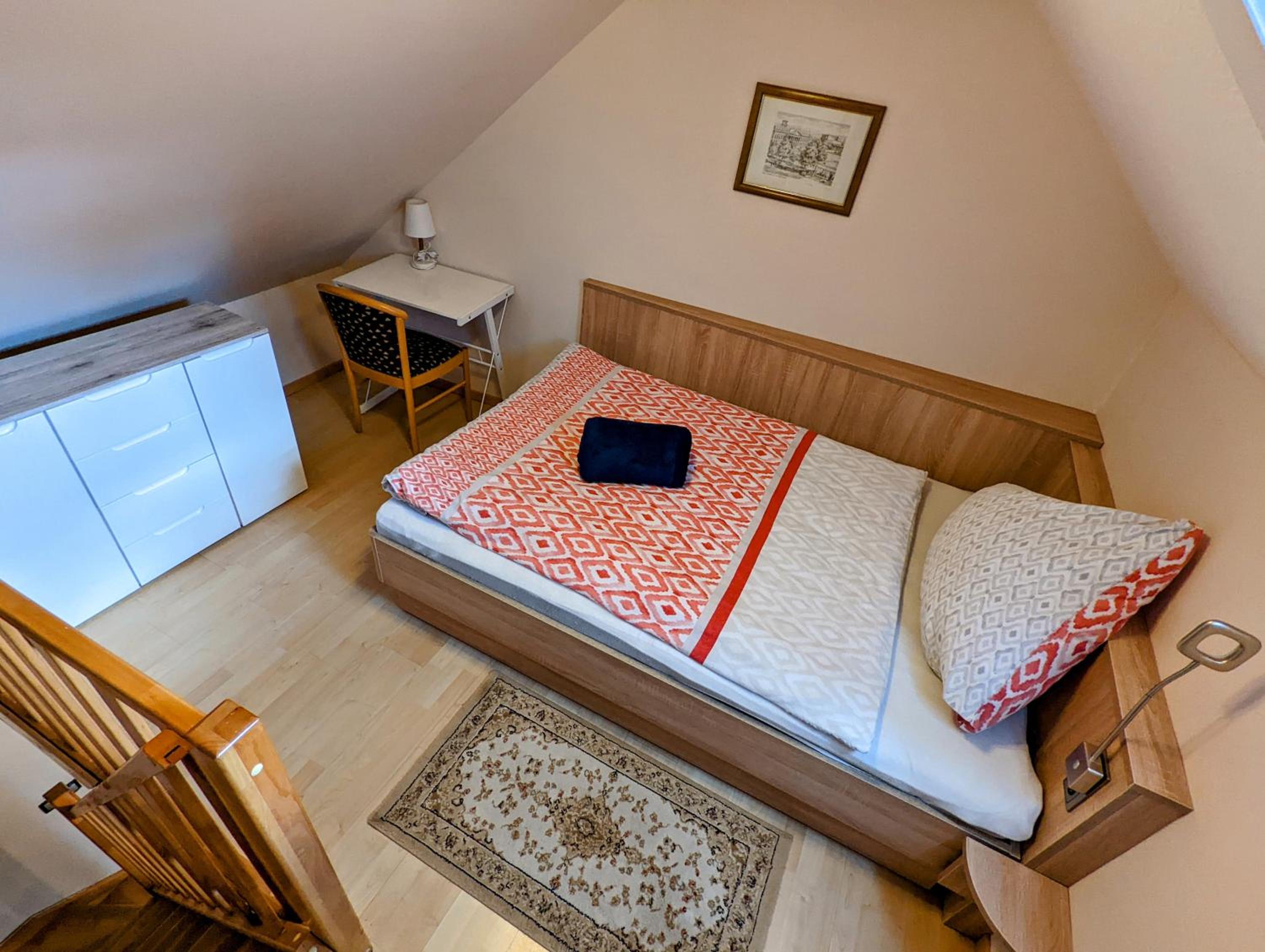 Apartment - Split Level - Photo 1