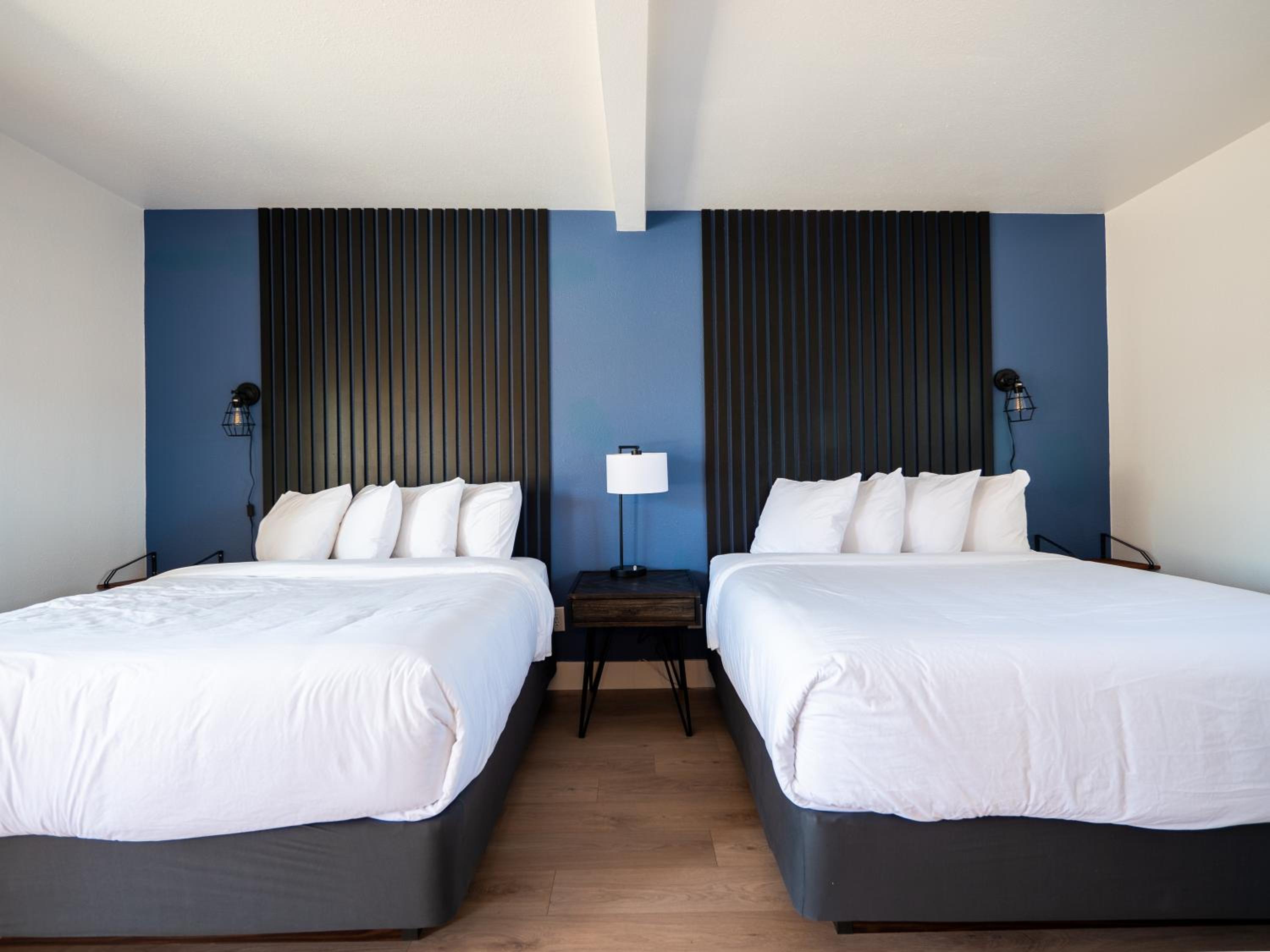 Queen Room with Two Queen Beds - Photo 16