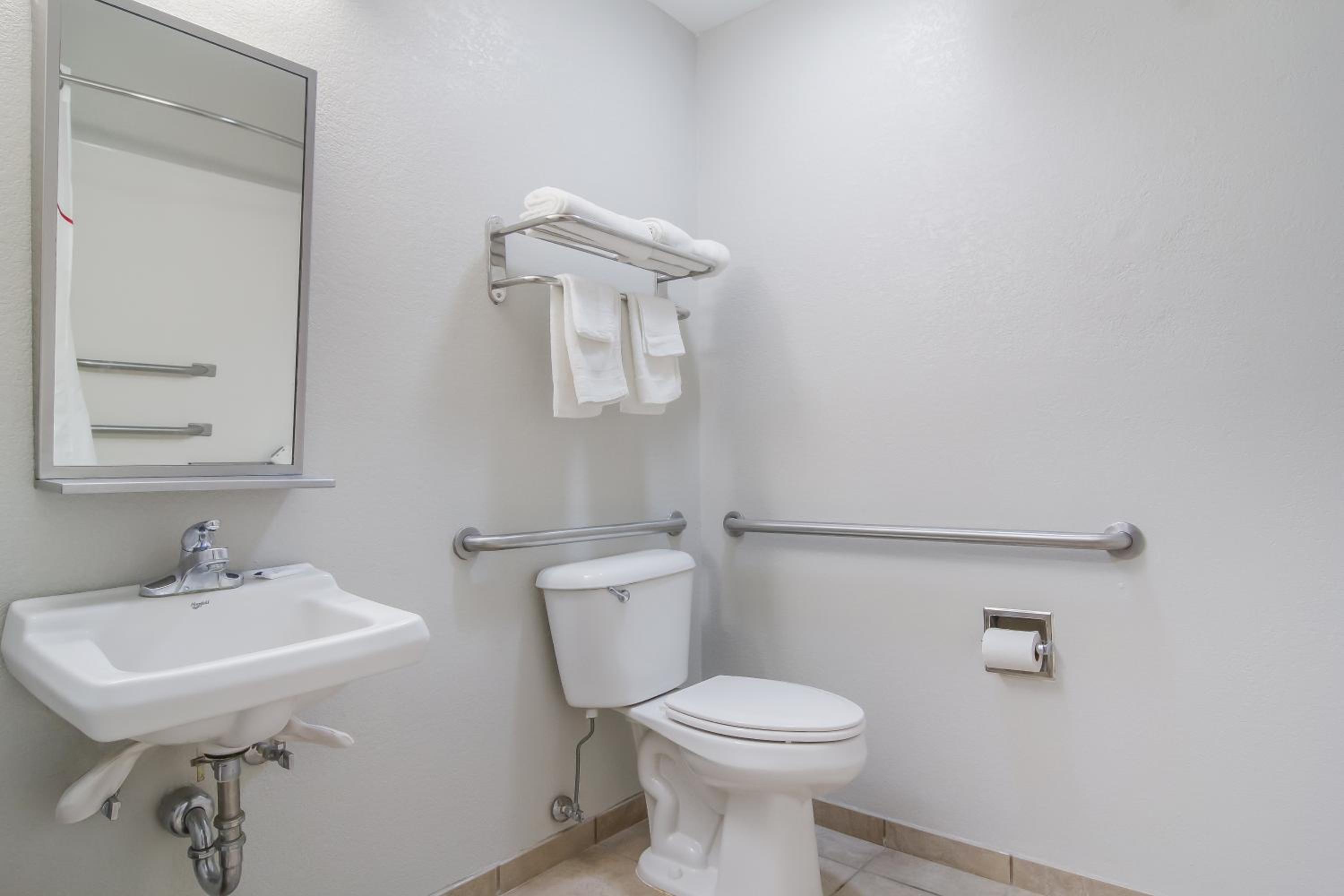 Deluxe Room with Two Queen Beds Disability Access Roll-In Shower Non-Smoking - Photo 6