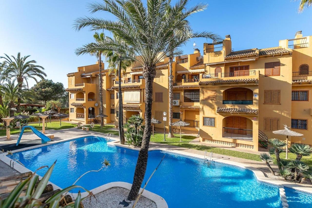 Apartment with Pool View  photo 3