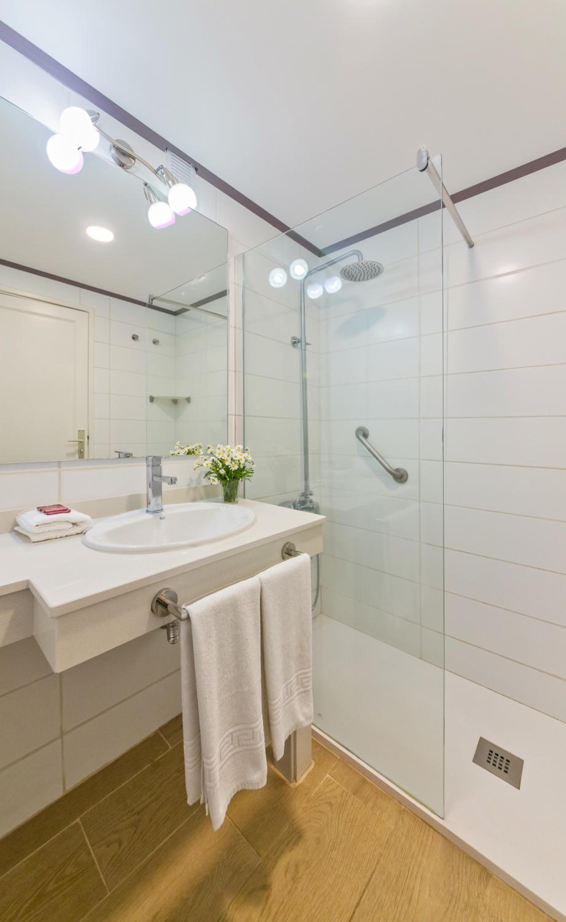 One-Bedroom Apartment with Sea View (Single Use)