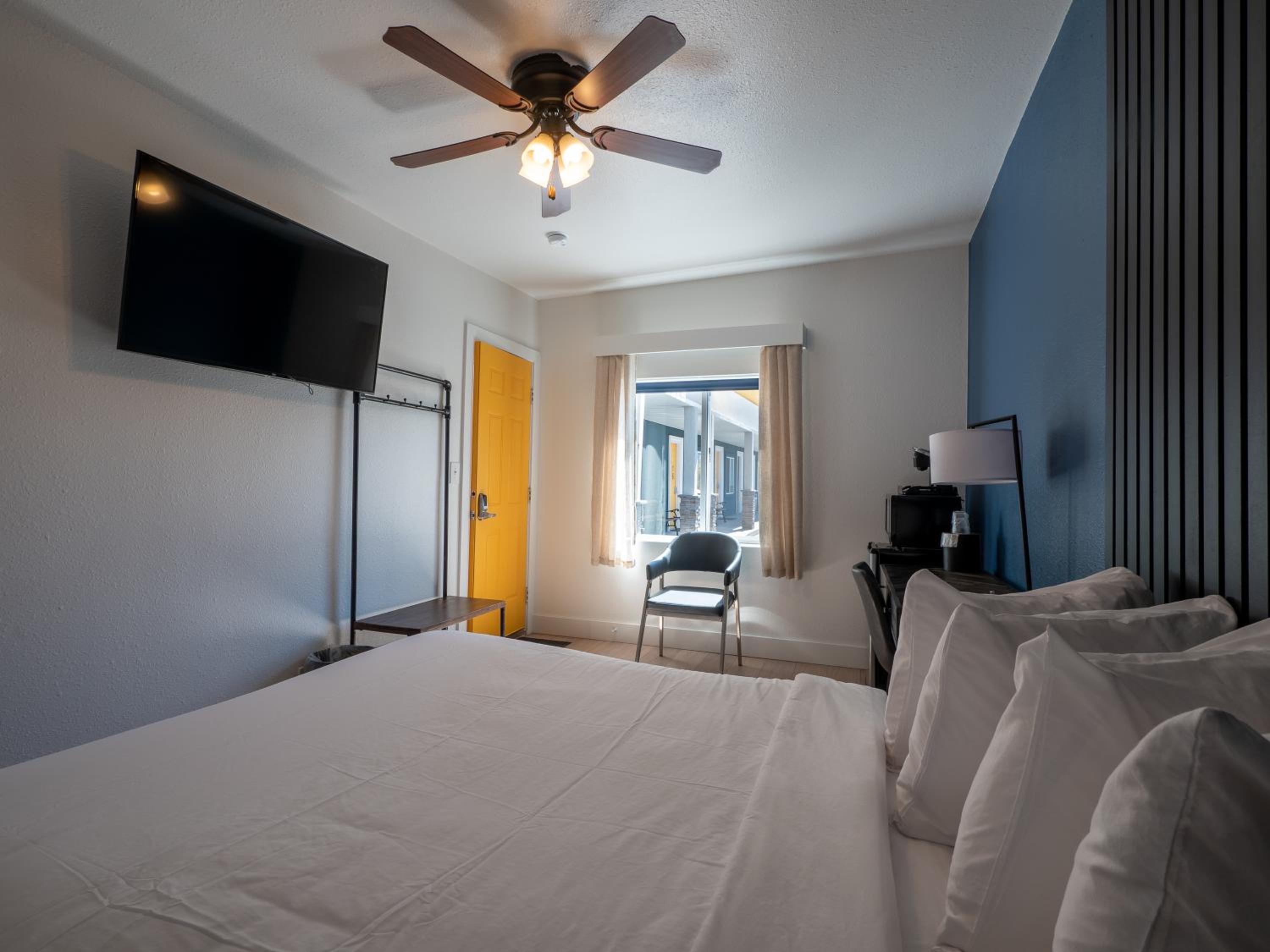 Queen Room - Photo 12