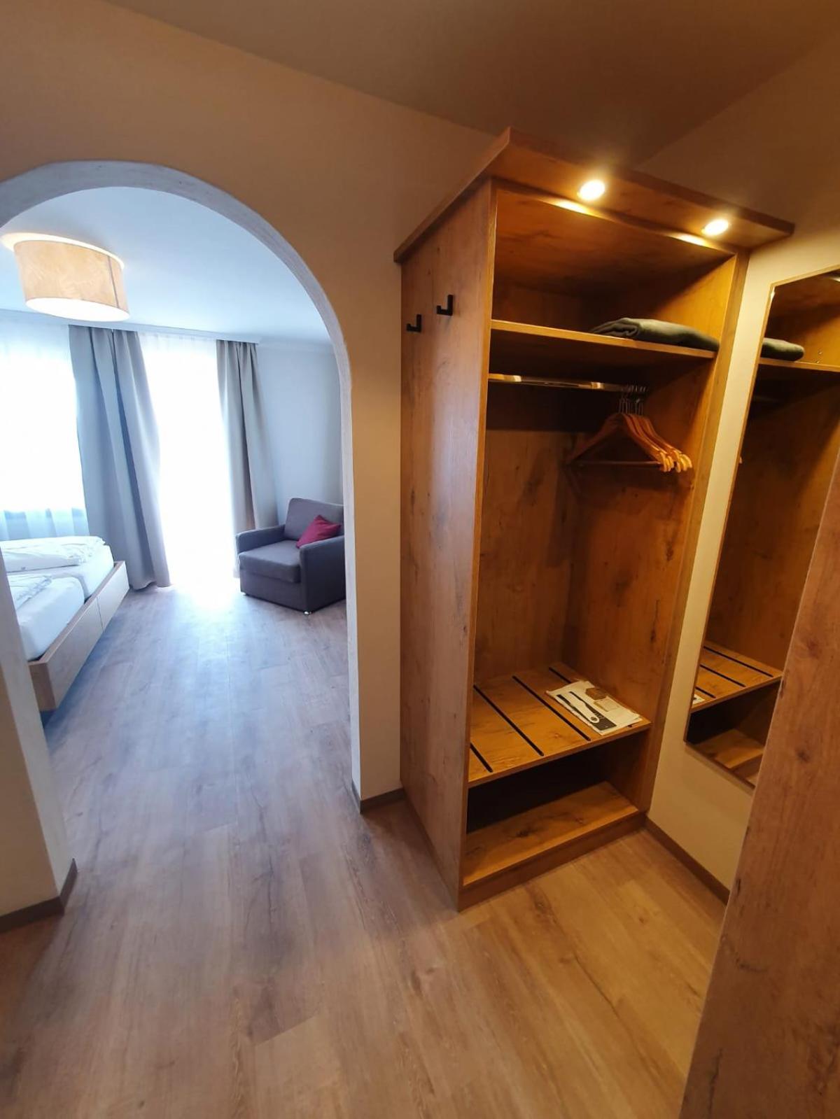 Double Room with Balcony - Photo 1