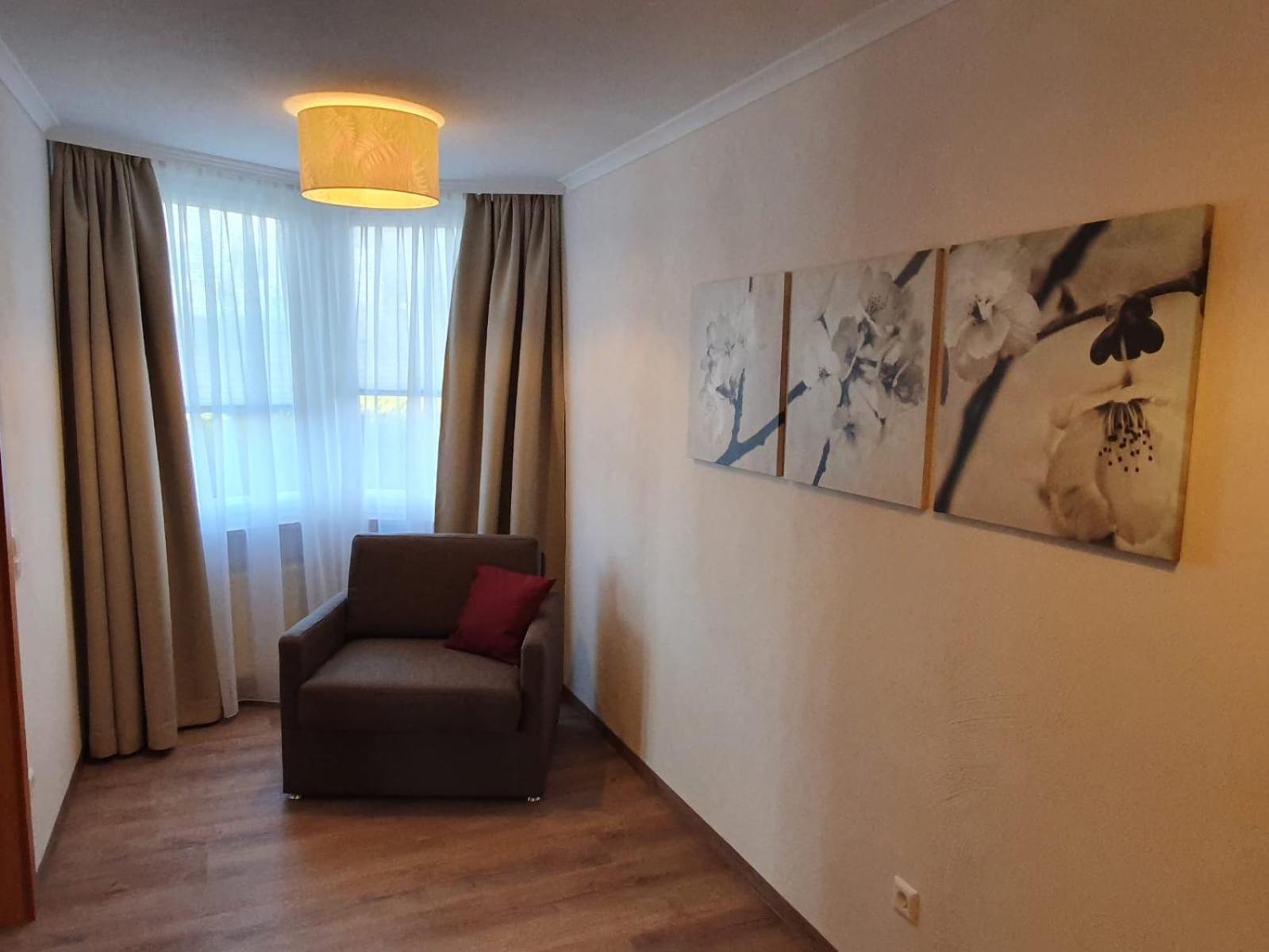 Family Room photo 2