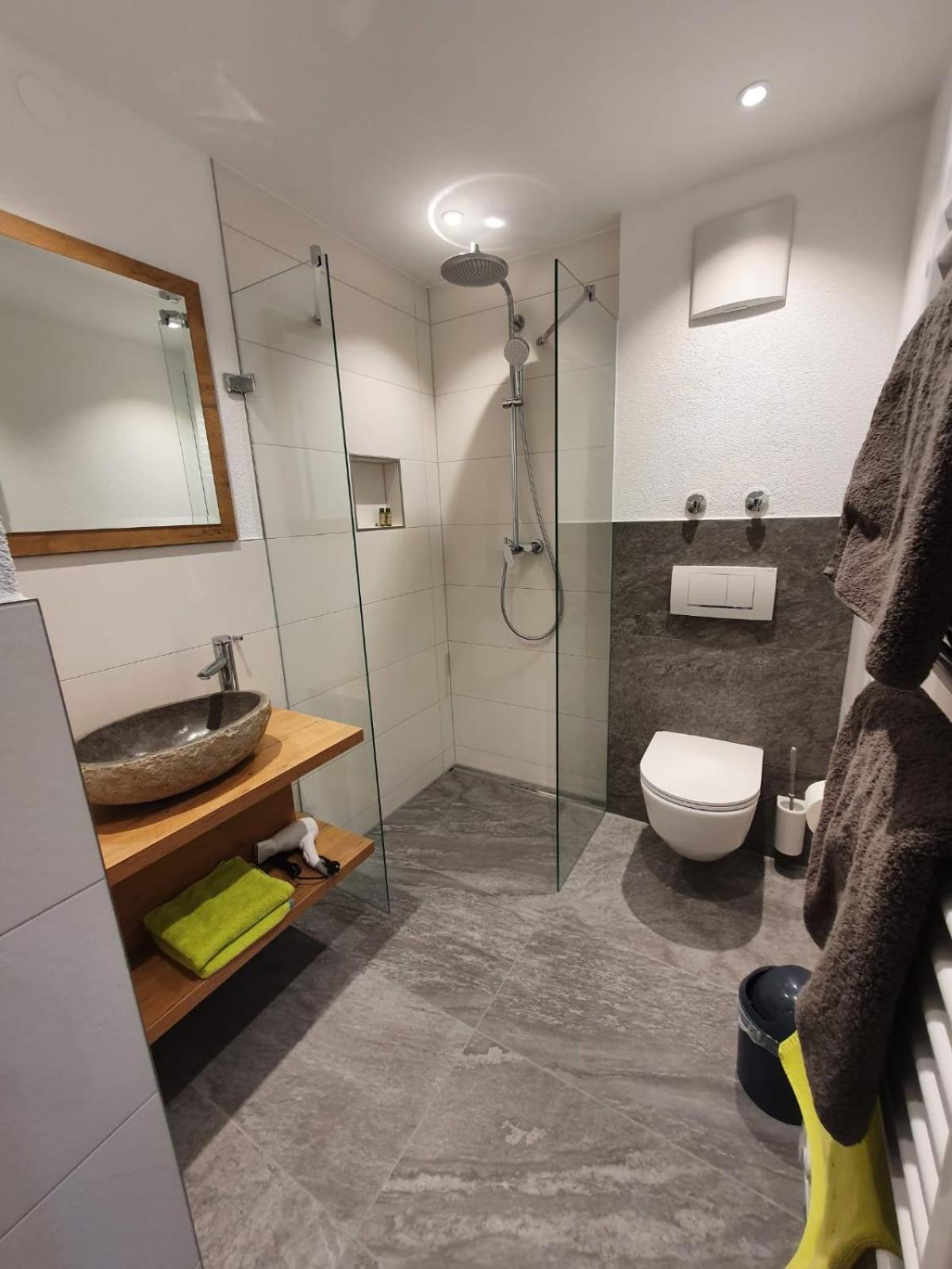 Double Room with Balcony - Photo 2