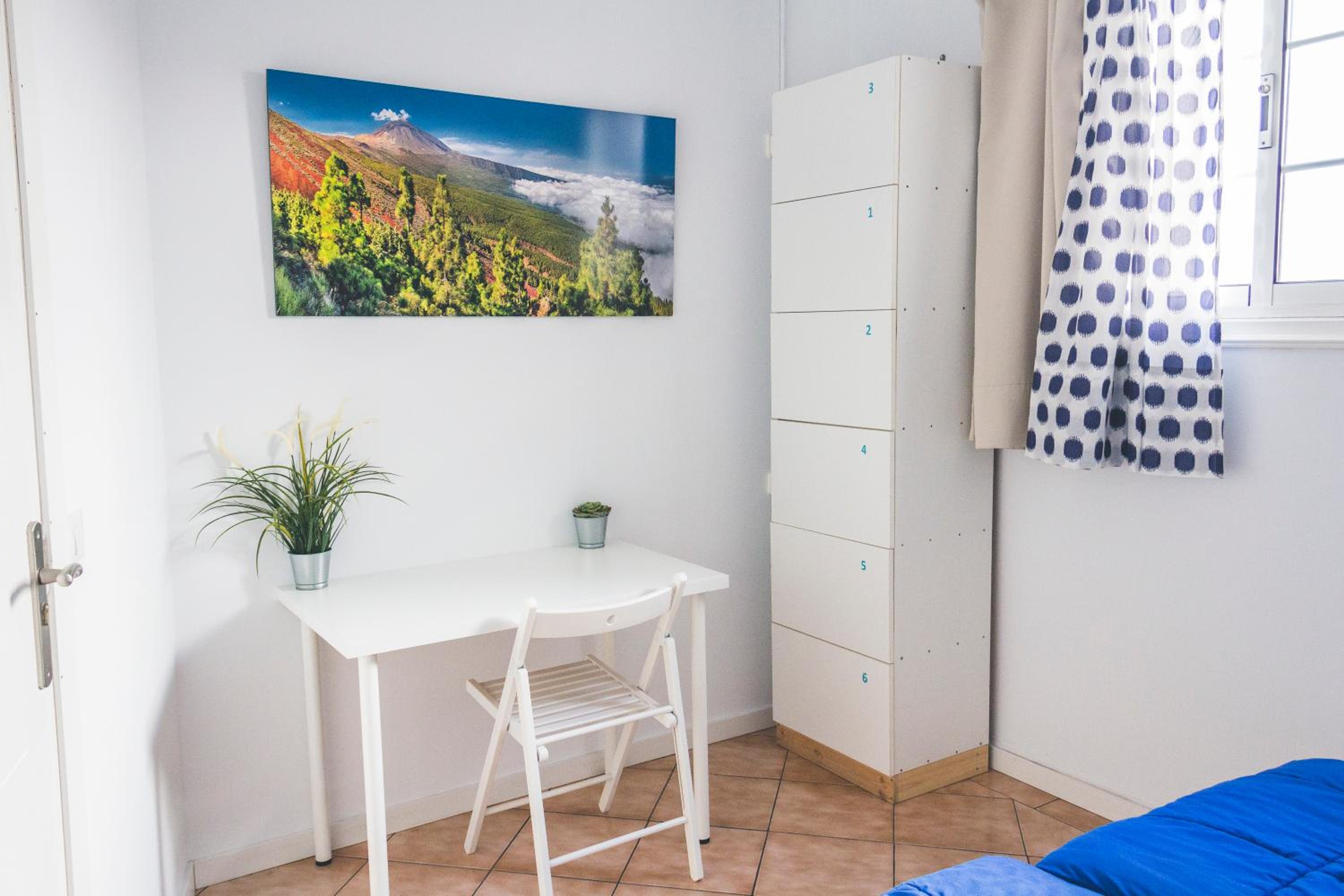 Double Room with Shared Bathroom photo 3