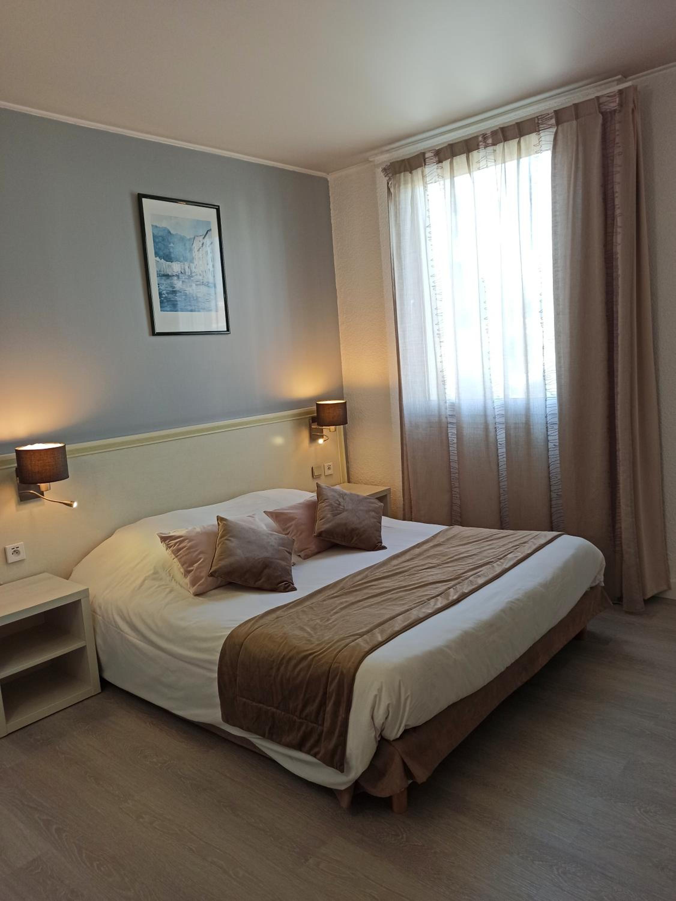 Standard Double Room - Parking Side