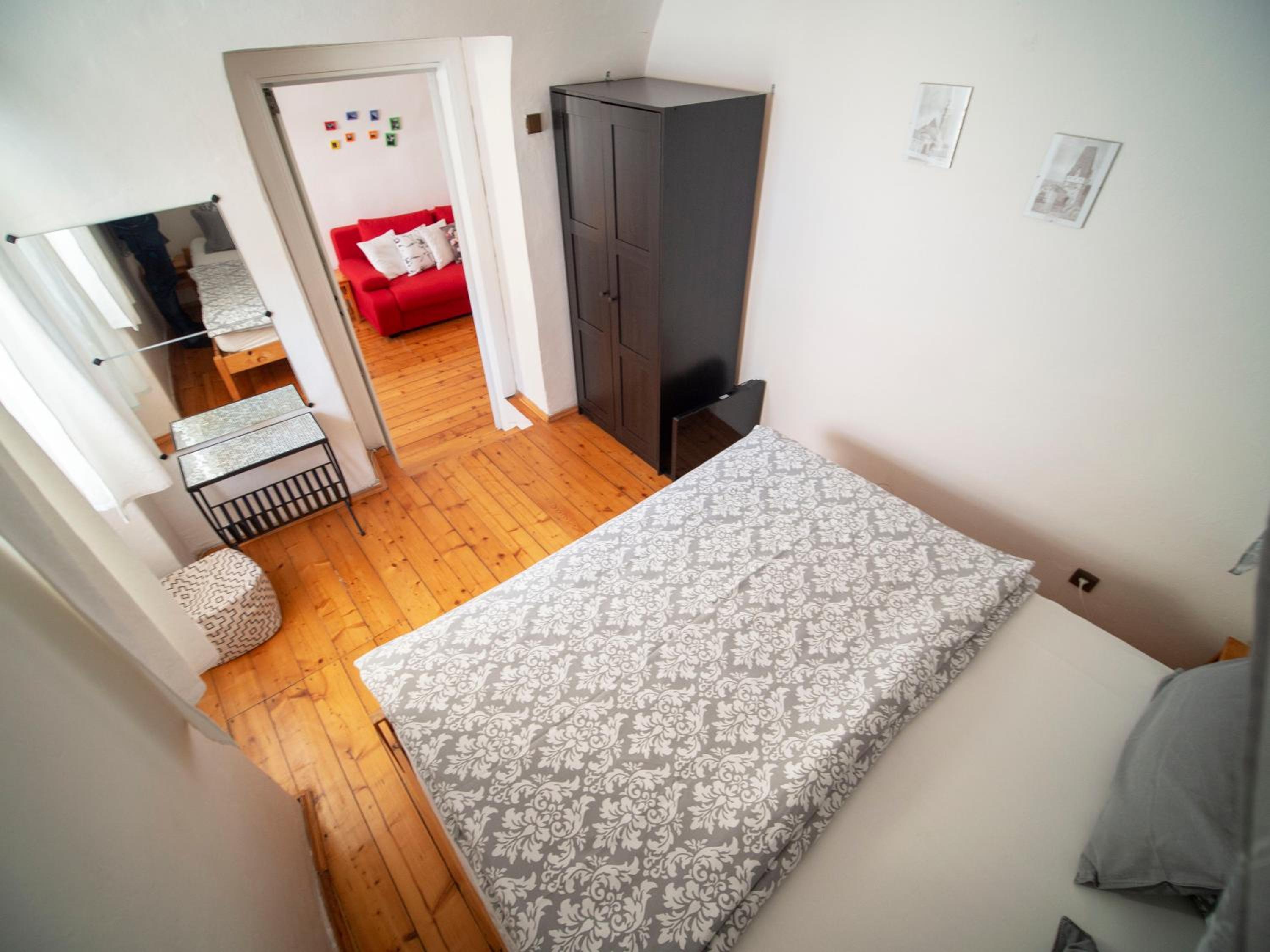 One-Bedroom Apartment photo 3
