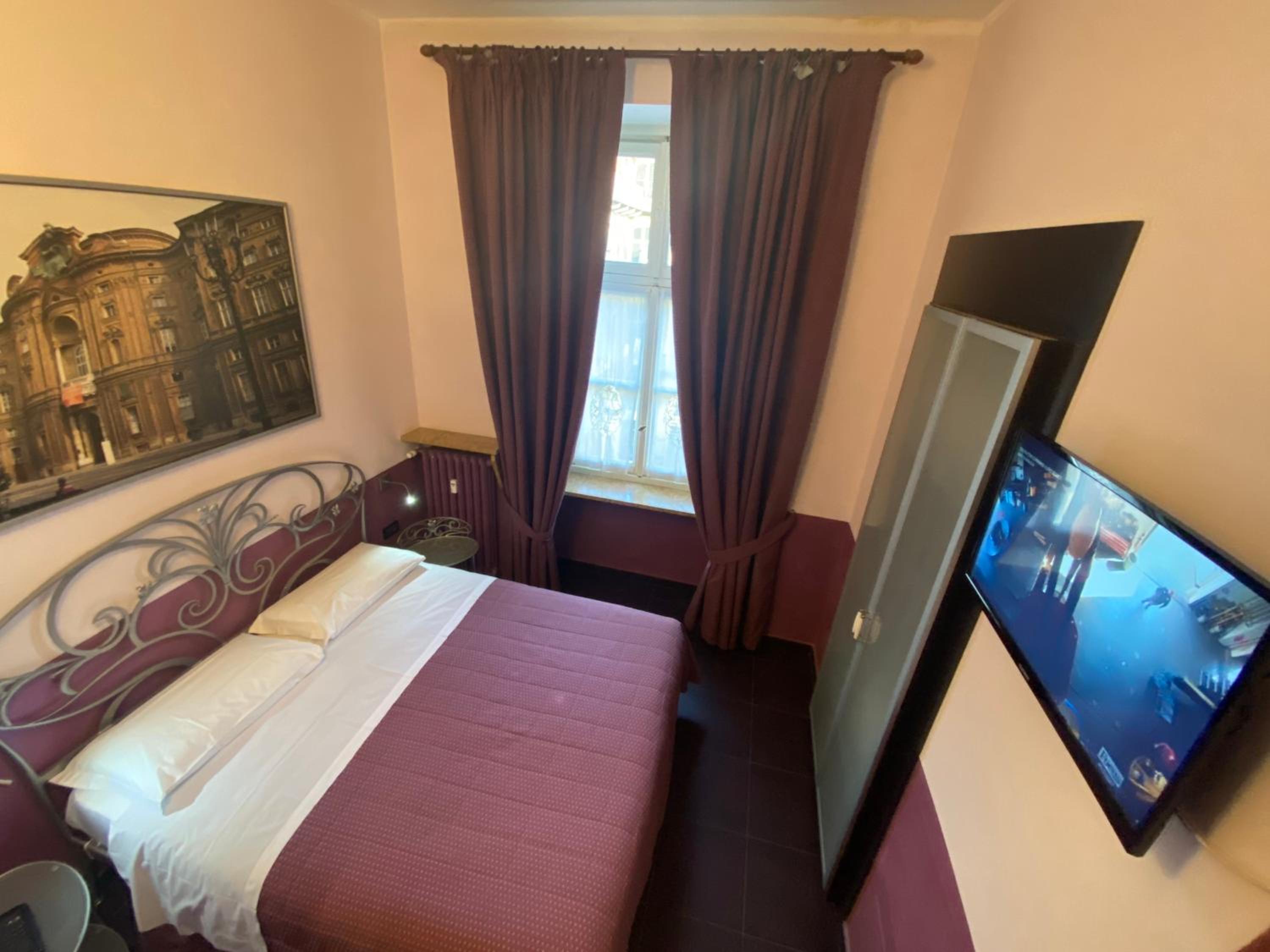 Double Room - Photo 4