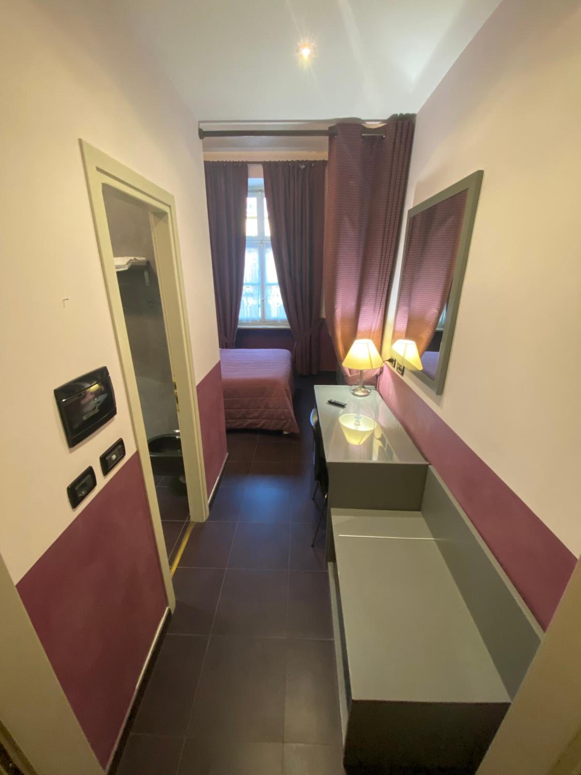 Double Room - Photo 9
