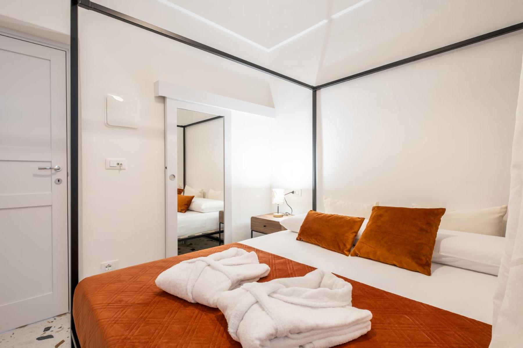 King Room with Spa Bath - Photo 6