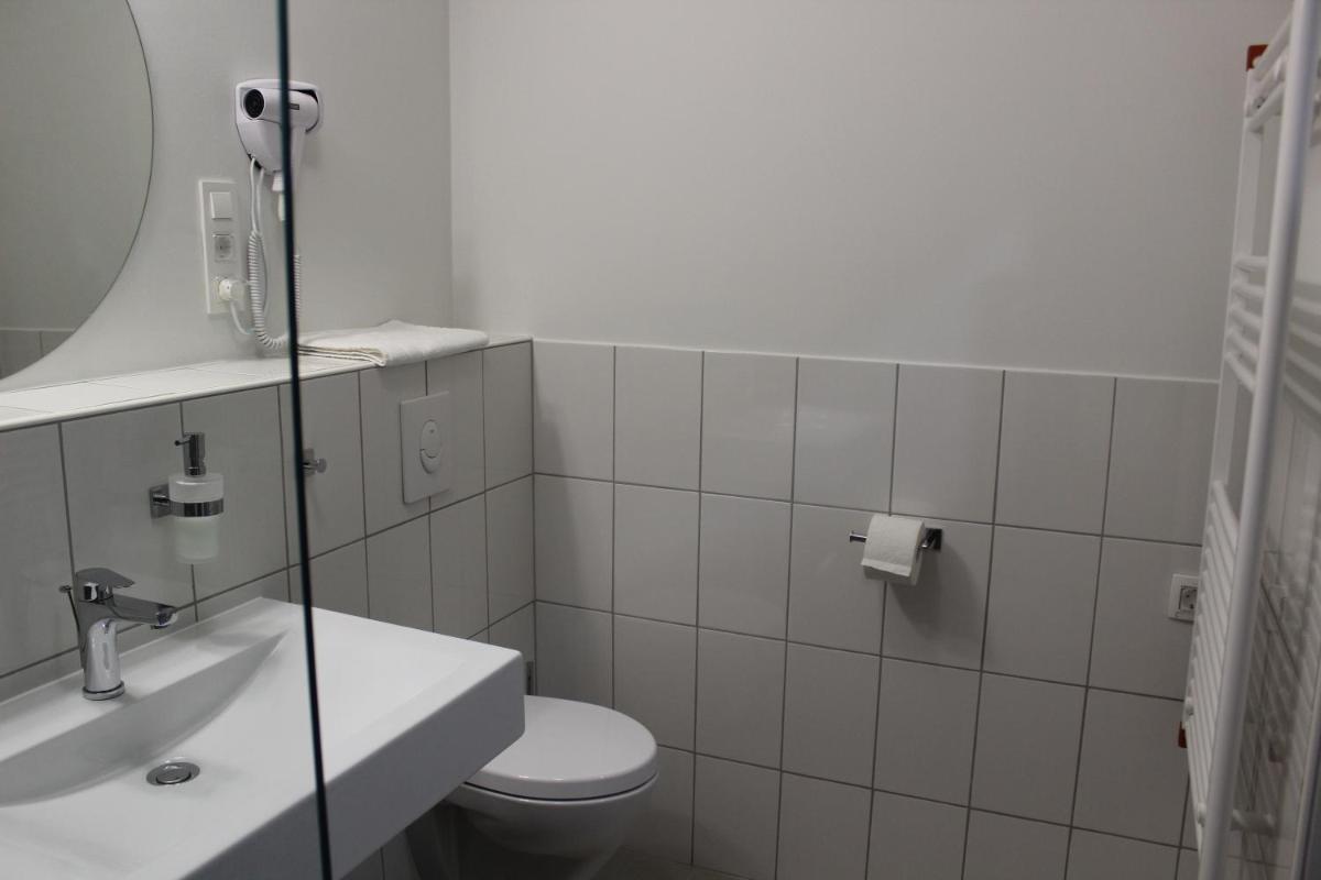 Double Room with Private Bathroom - Photo 1