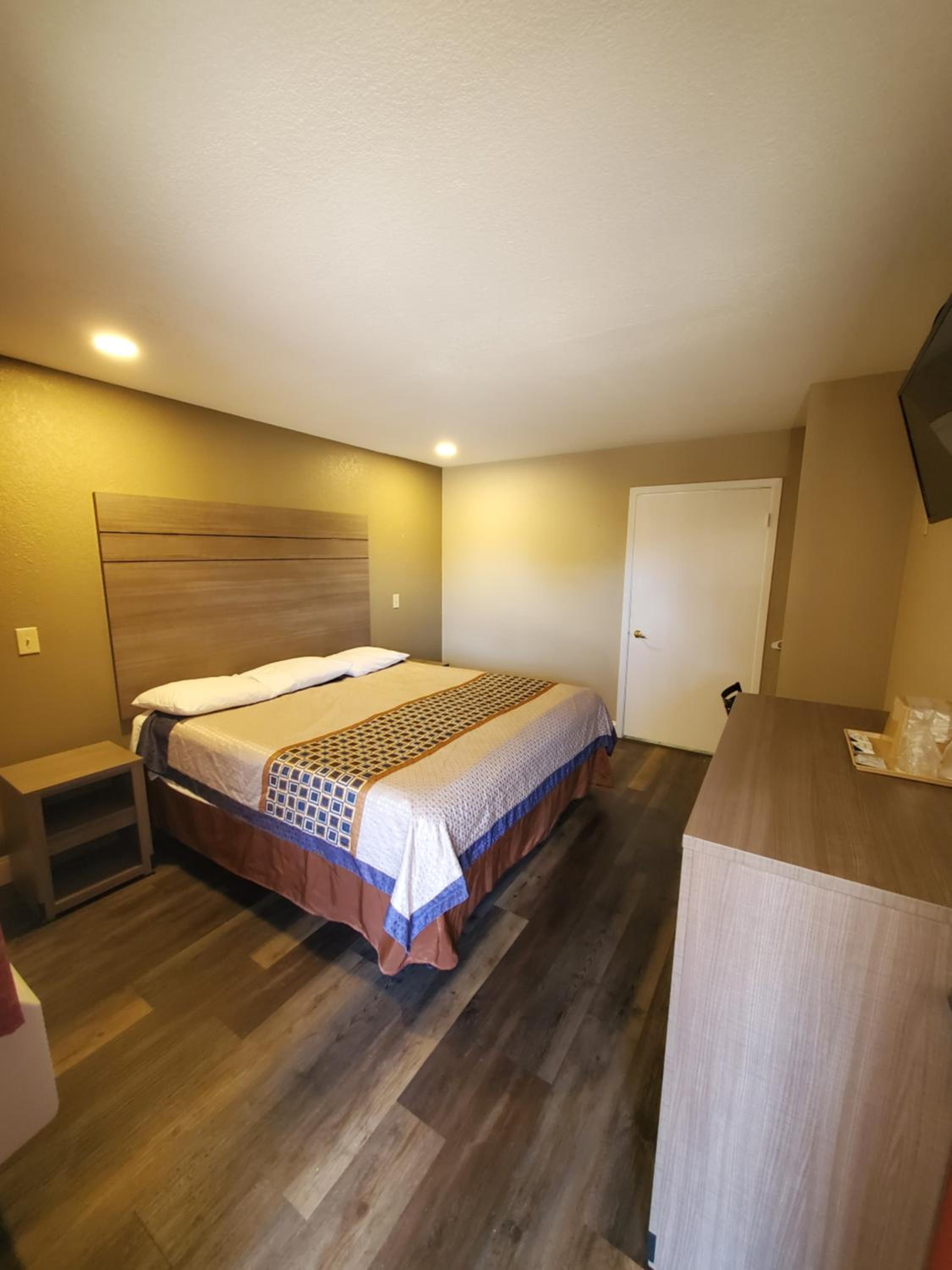 King Room - Accessible/Non-Smoking