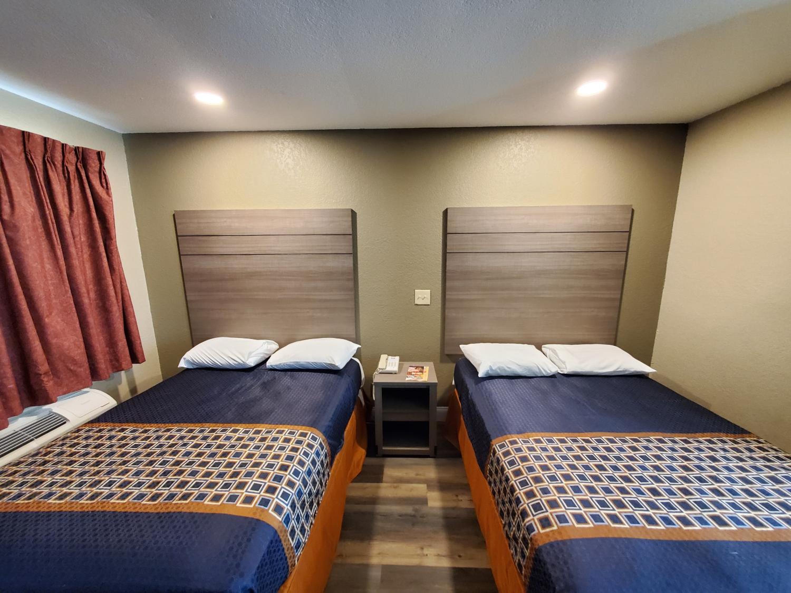 Double Room with Two Double Beds - Non-Smoking