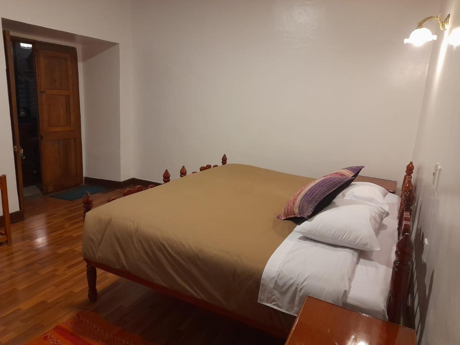 Deluxe King Room photo 2
