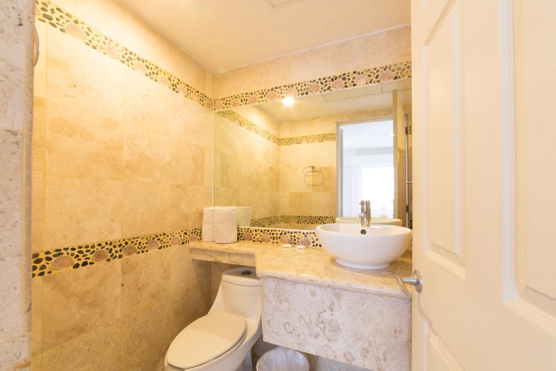 Suite - Photo 3