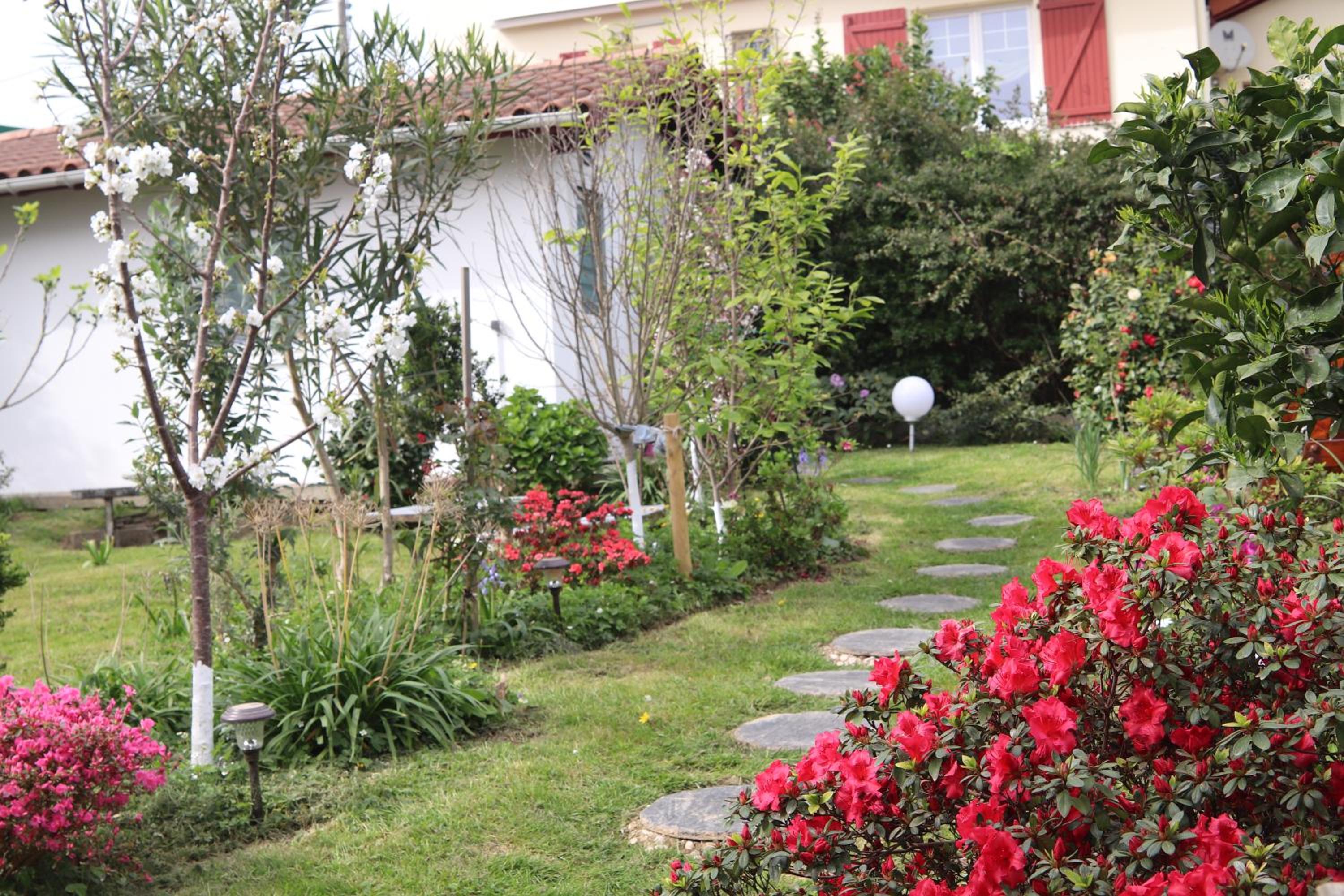 Double Room with Garden View - Photo 10