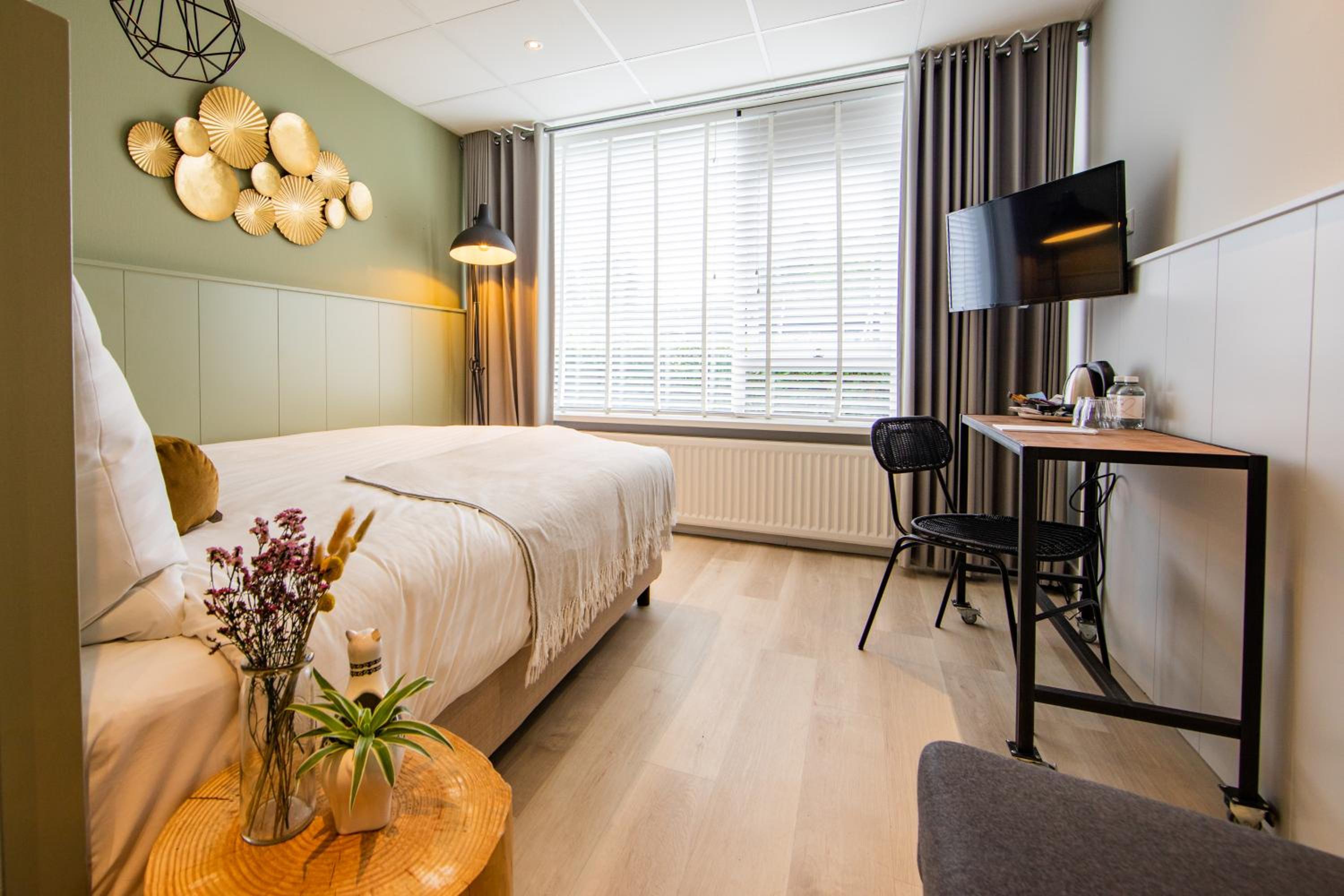 Small Double Room photo 2
