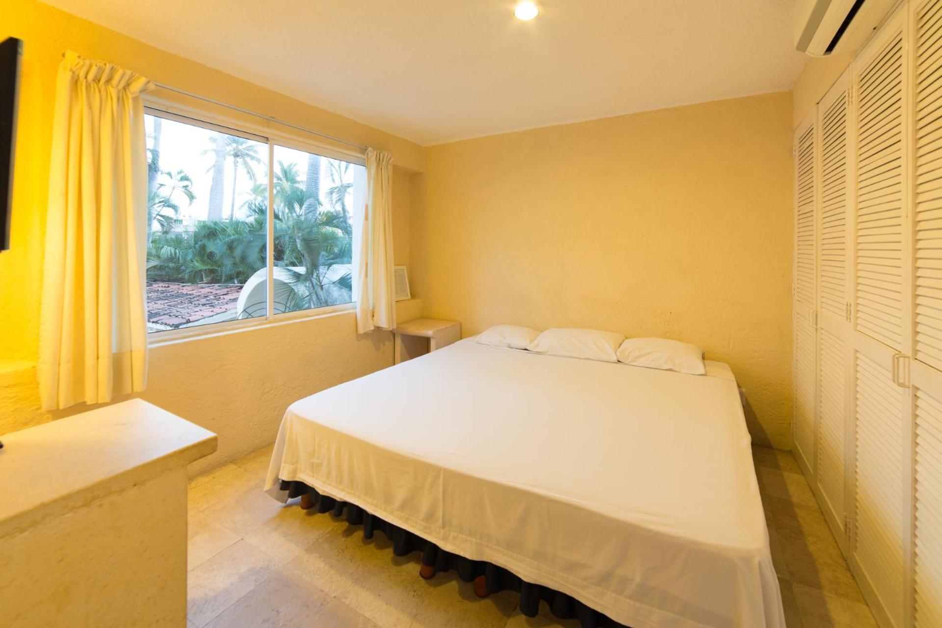 One-Bedroom Suite - Photo 1