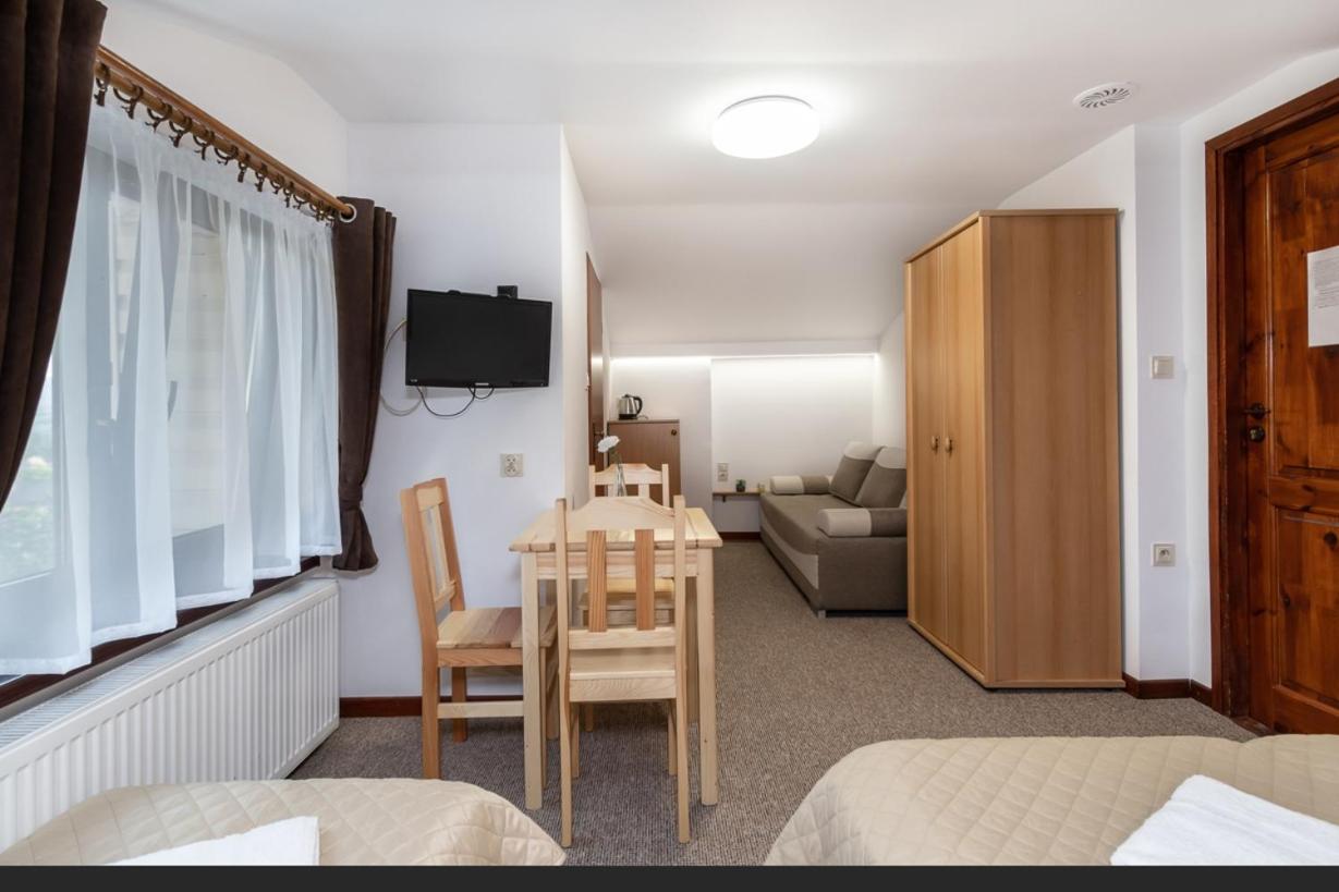 Quadruple Room with Mountain View - Photo 3