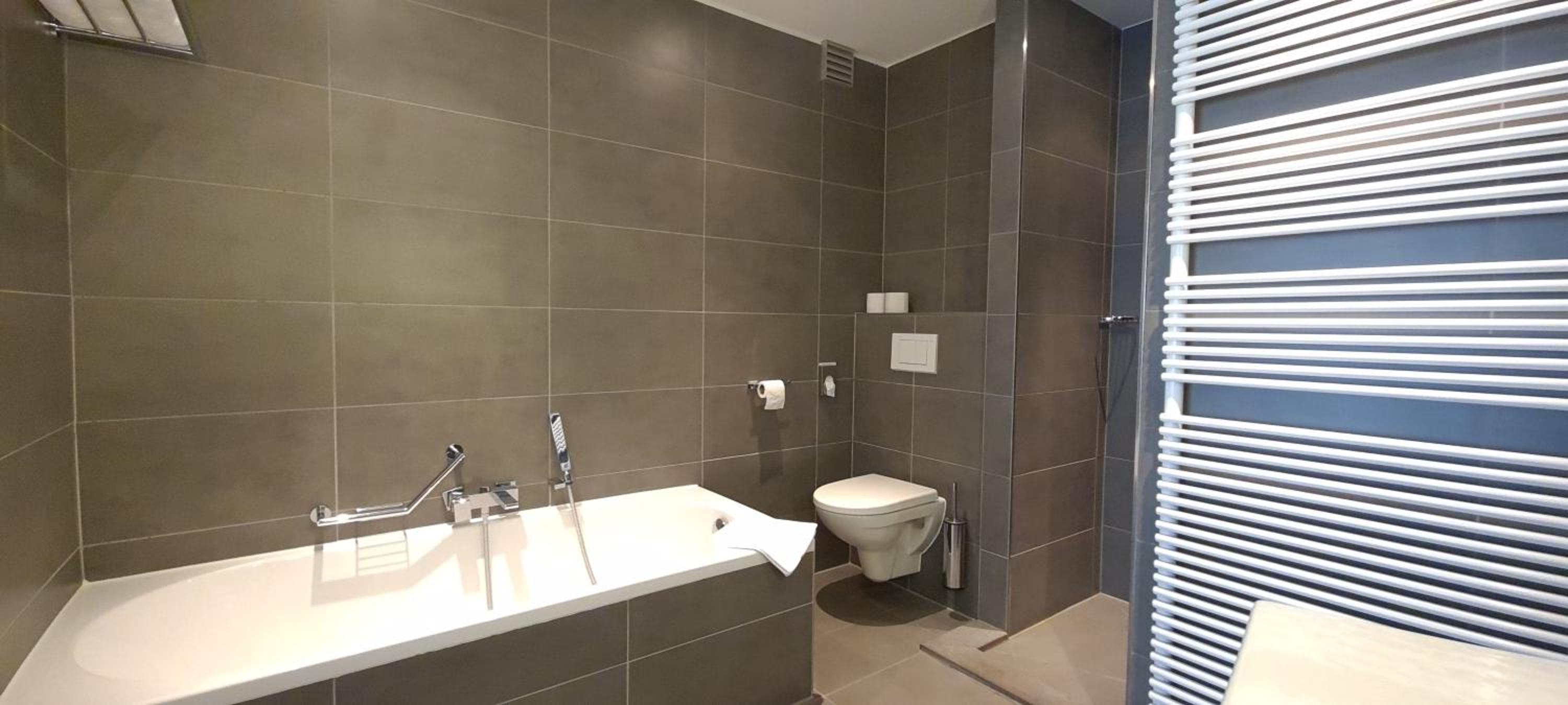 Premium Twin Room - Photo 5
