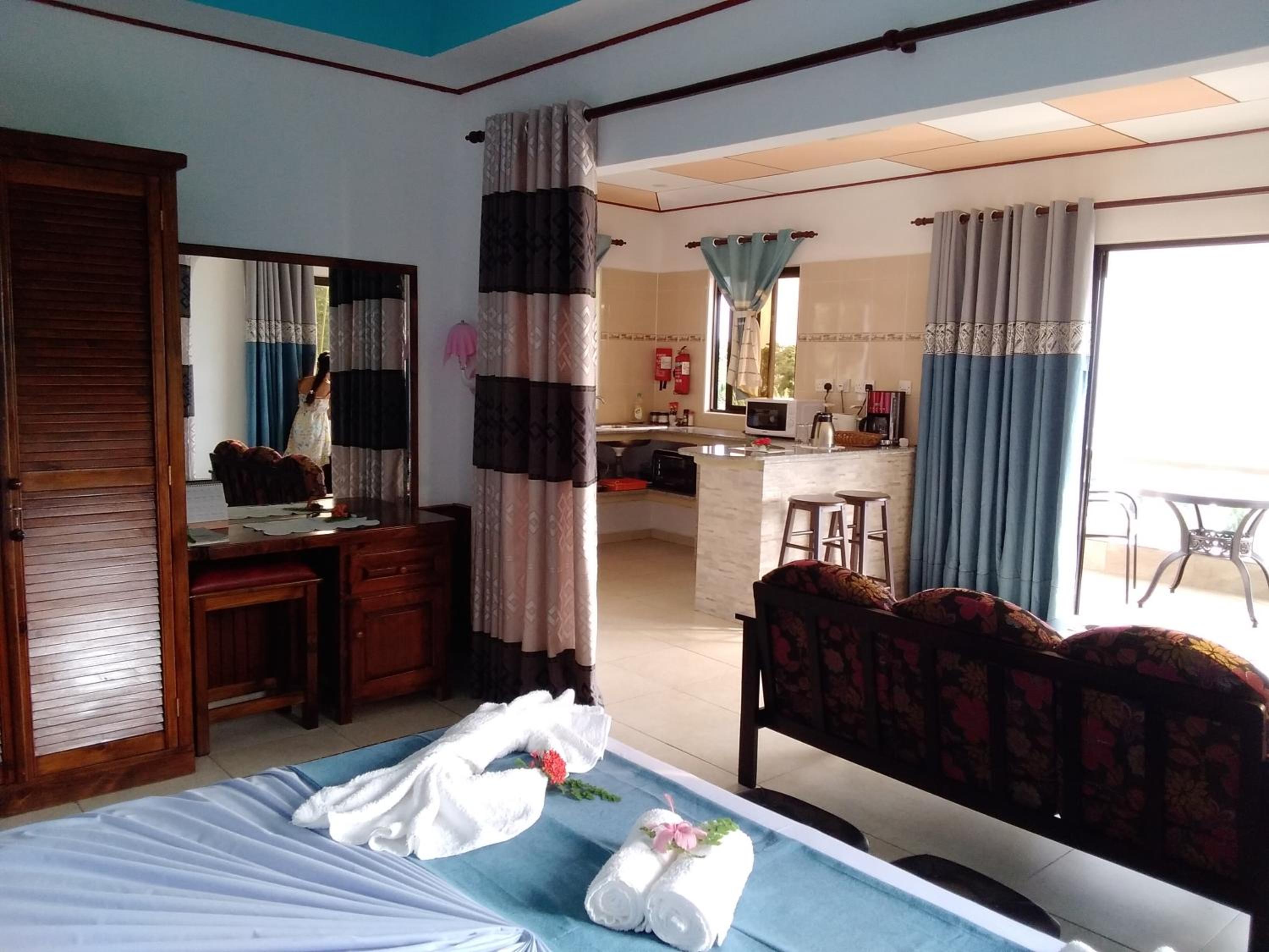 Studio Apartment with Sea View photo 2