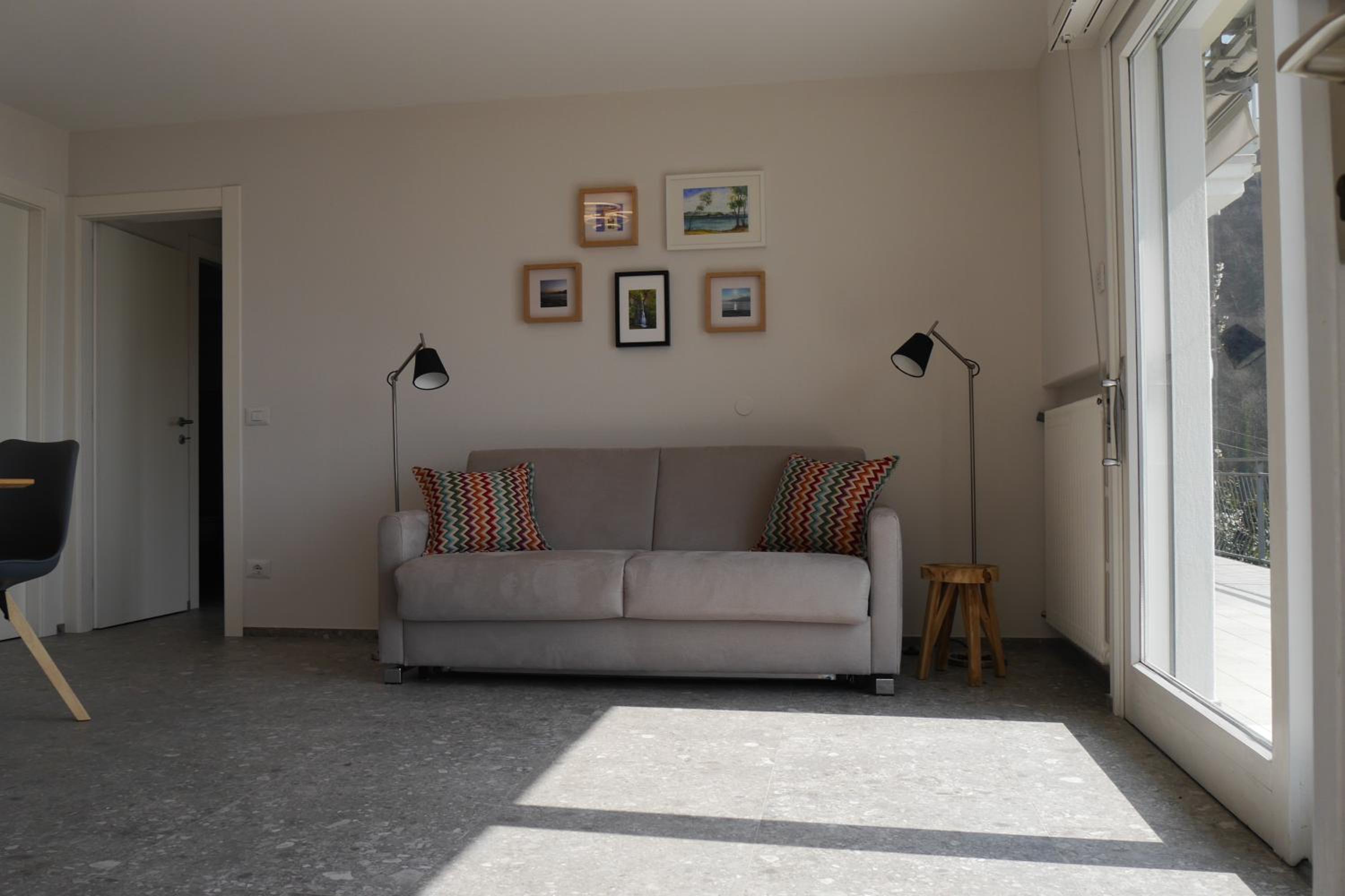 Apartment with Lake View