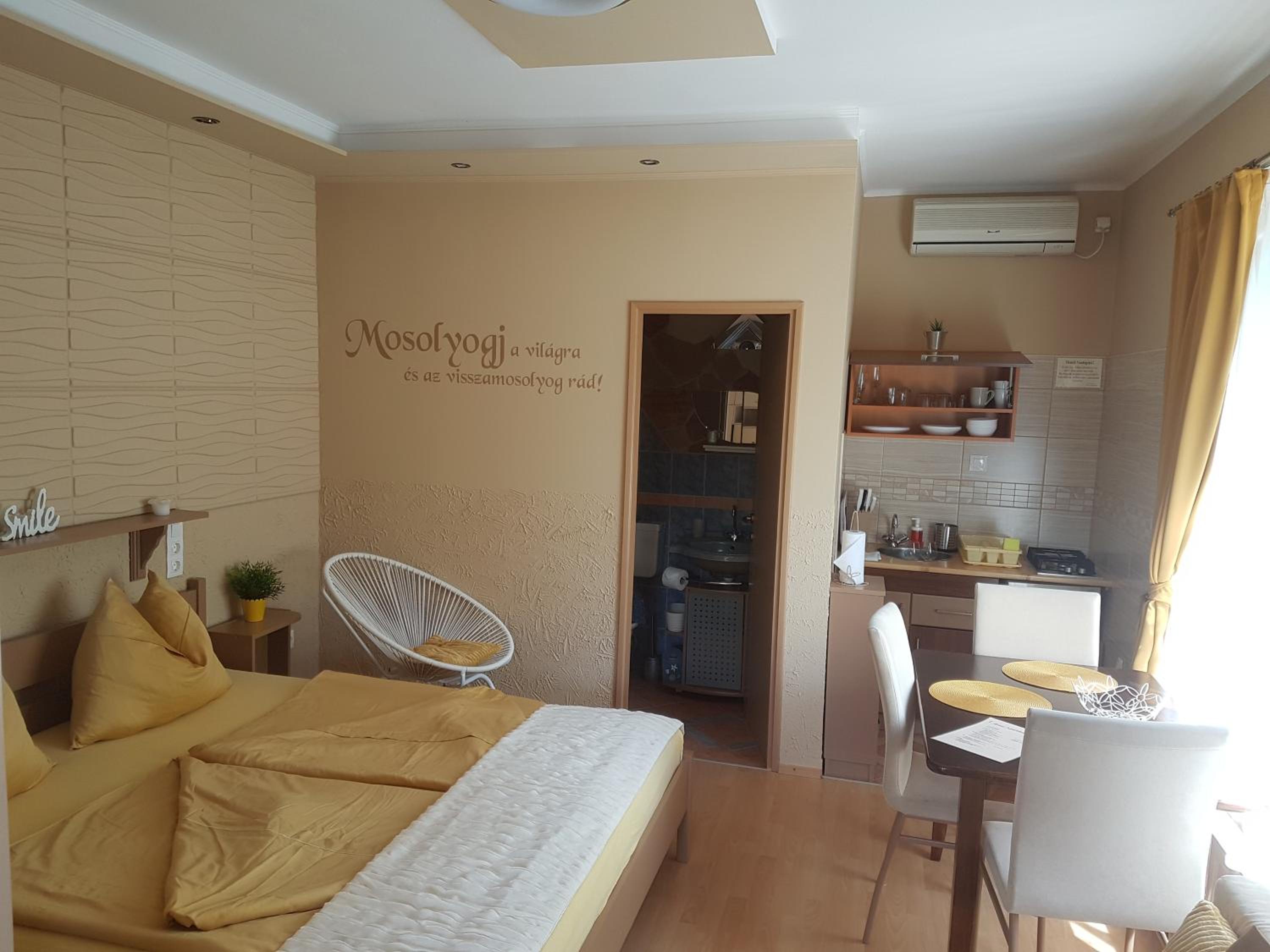 Studio Apartment photo 3