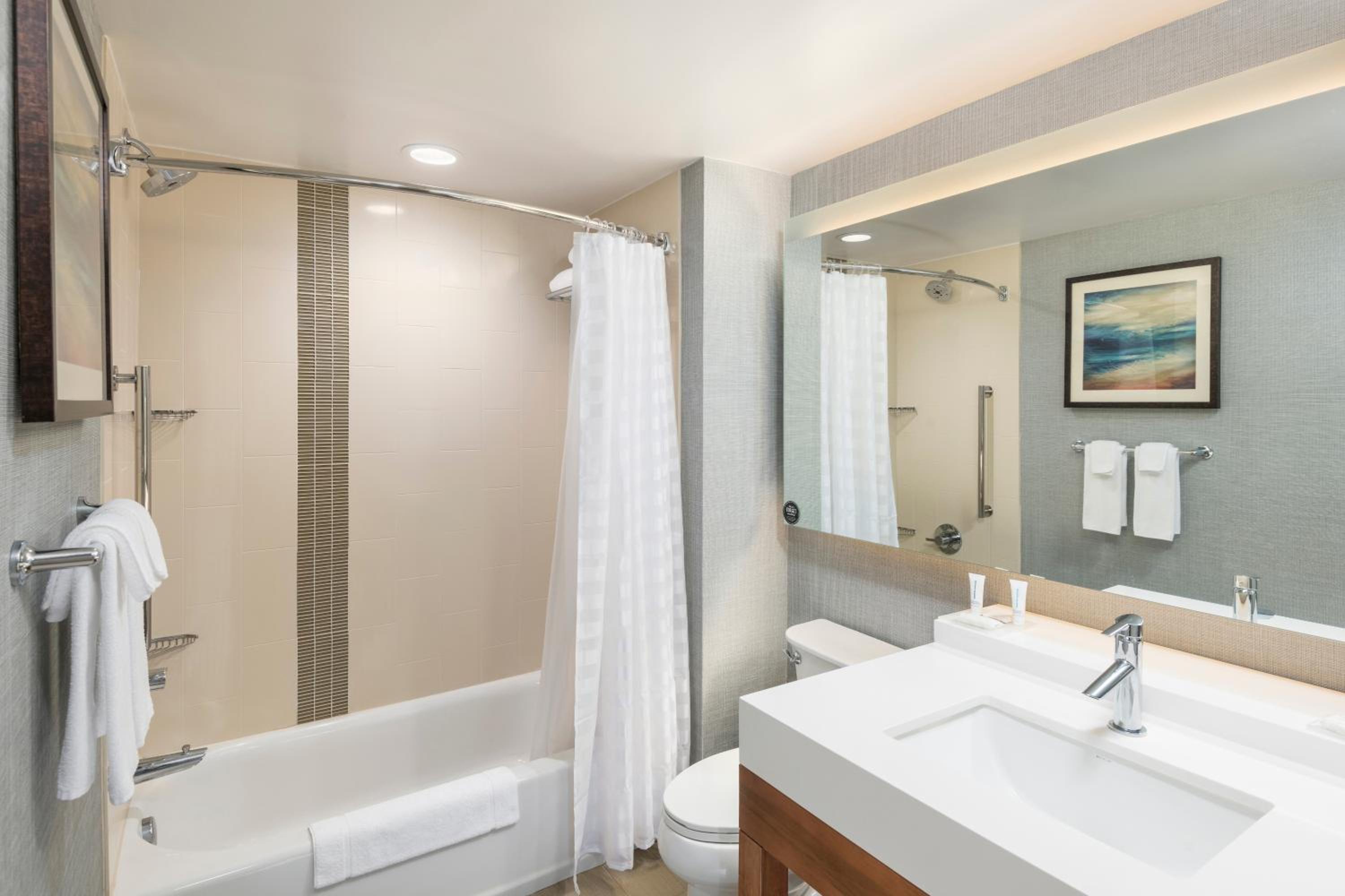 Queen Room with Two Queen Beds and Accessible Tub - Disability Access photo 2