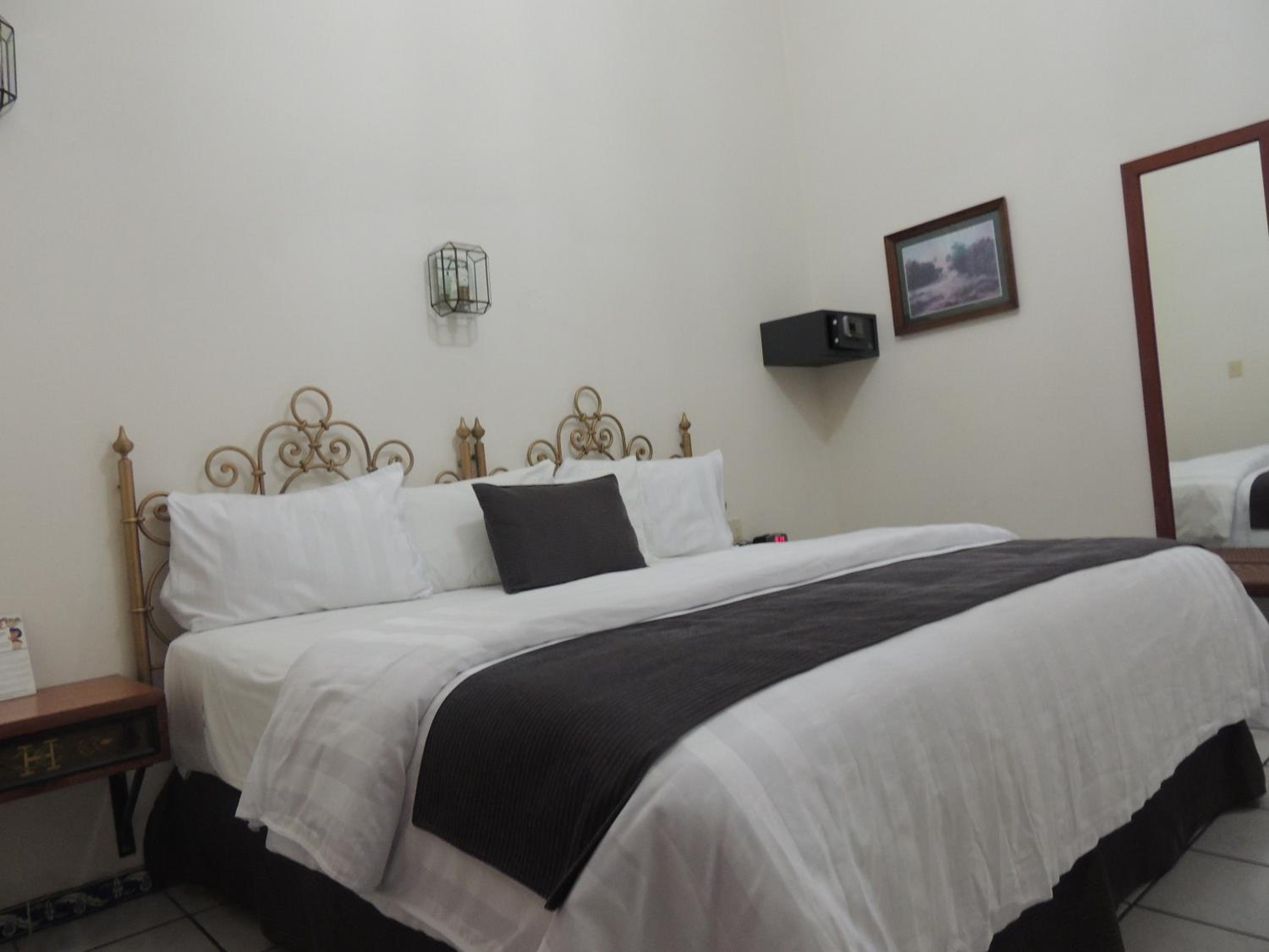 Junior Suite with Balcony photo 3