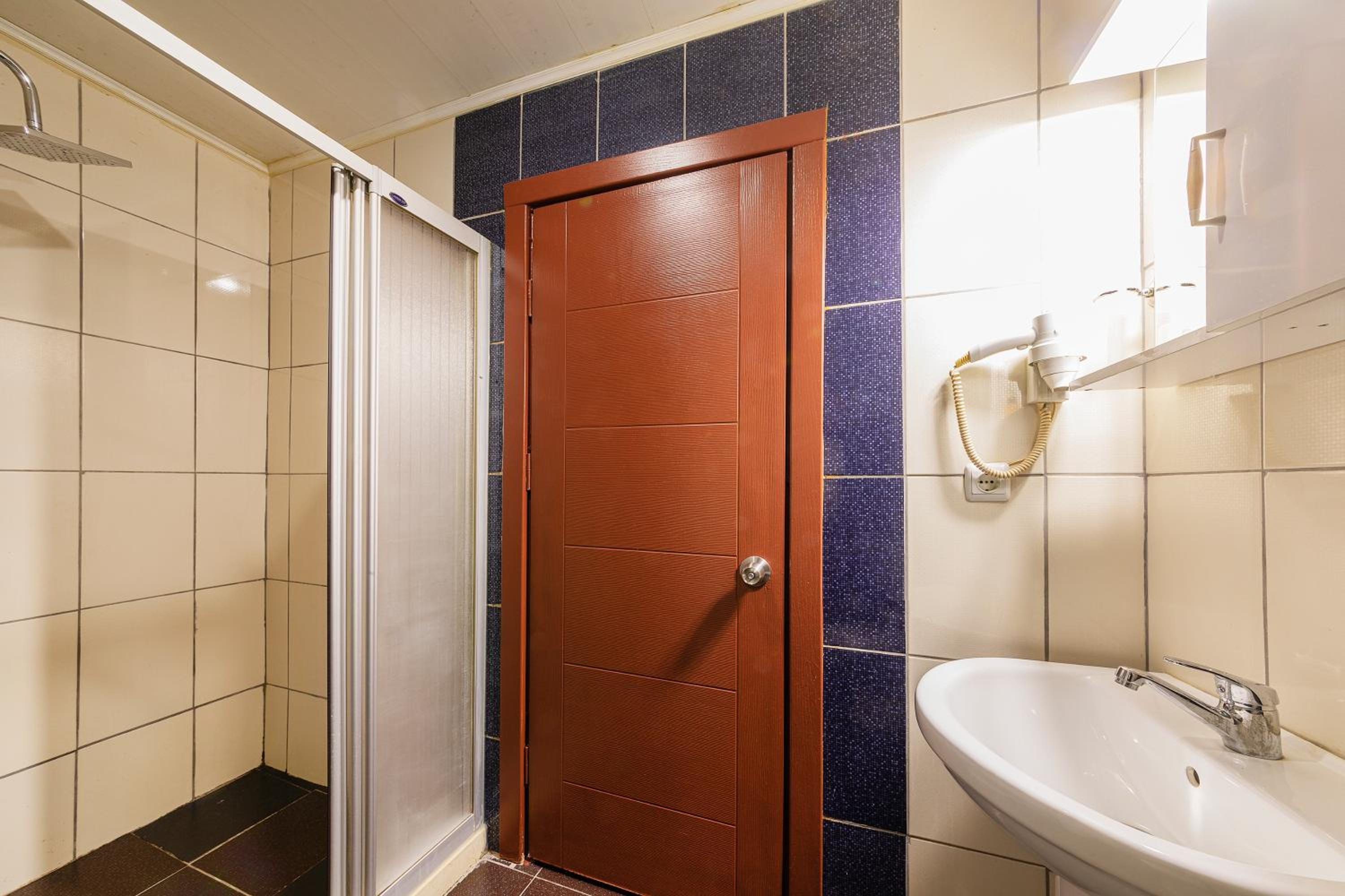 Deluxe Double Room with Balcony photo 2