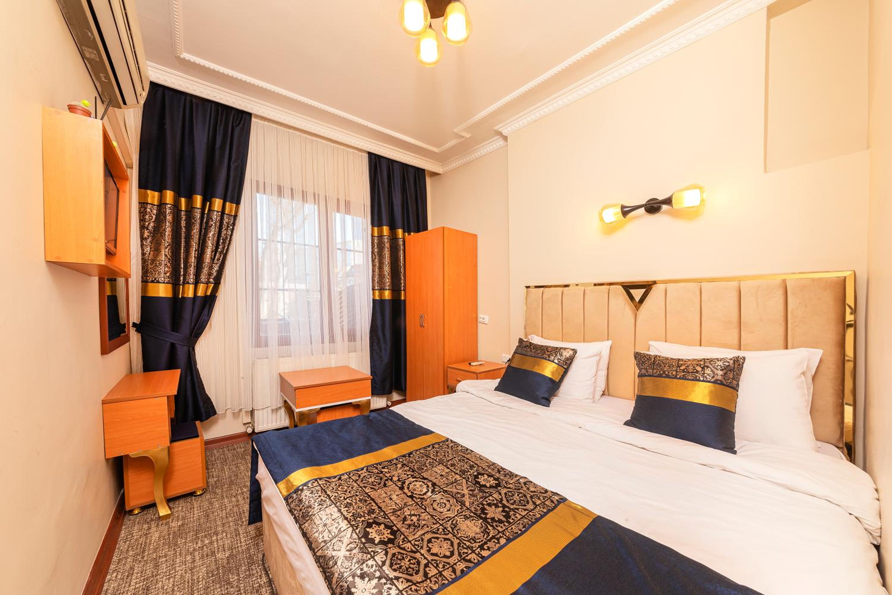 Deluxe Double Room photo 2