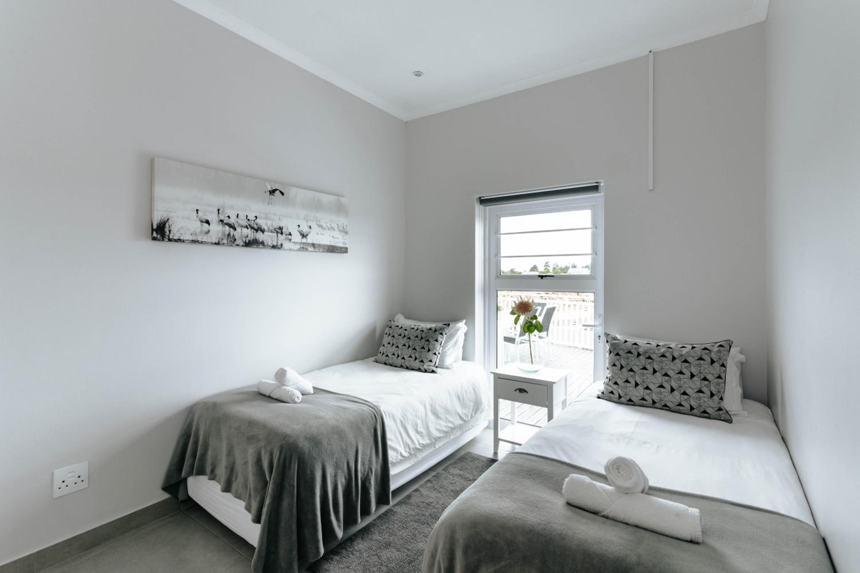 Two-Bedroom Apartment - Photo 6
