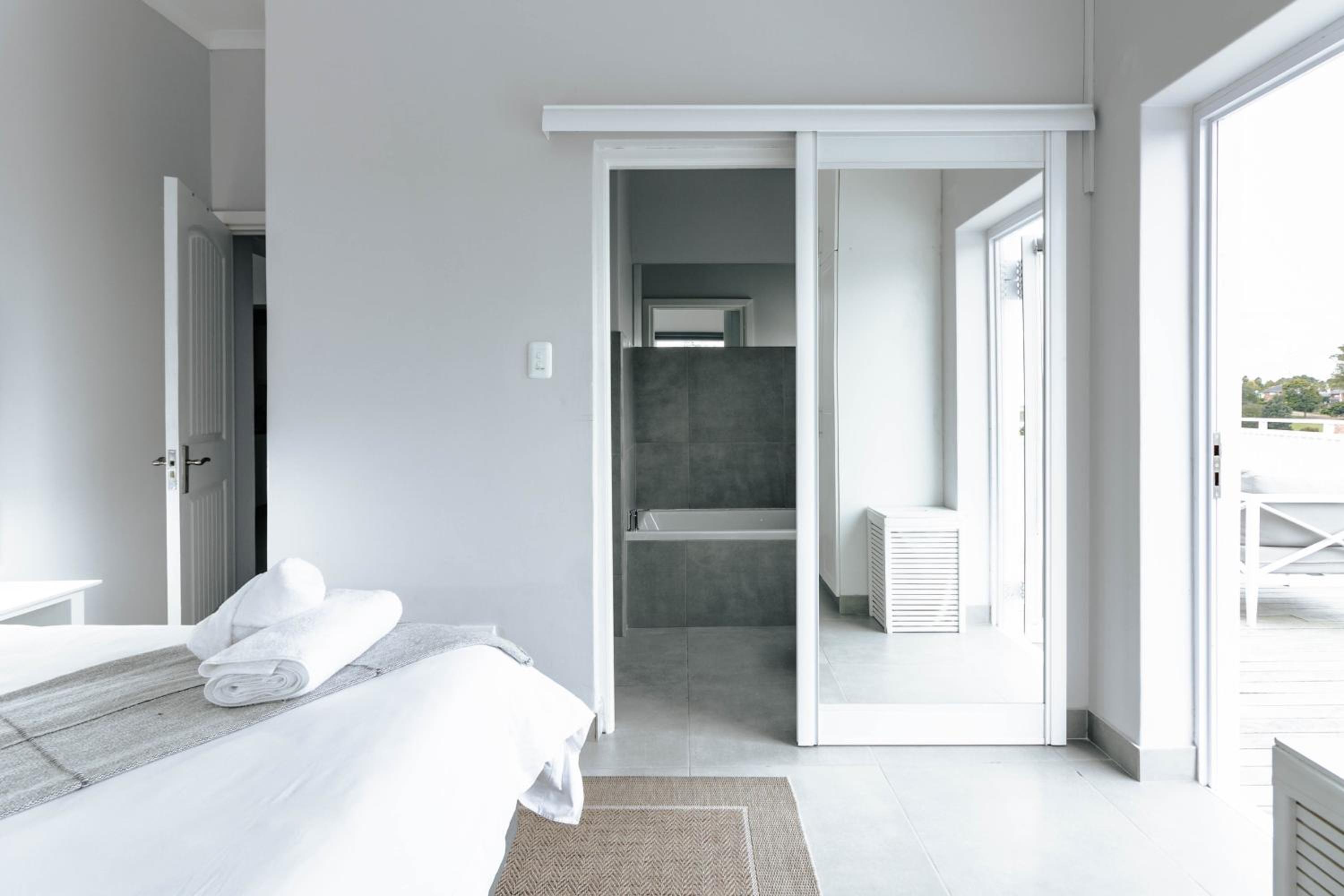 Two-Bedroom Apartment - Photo 19