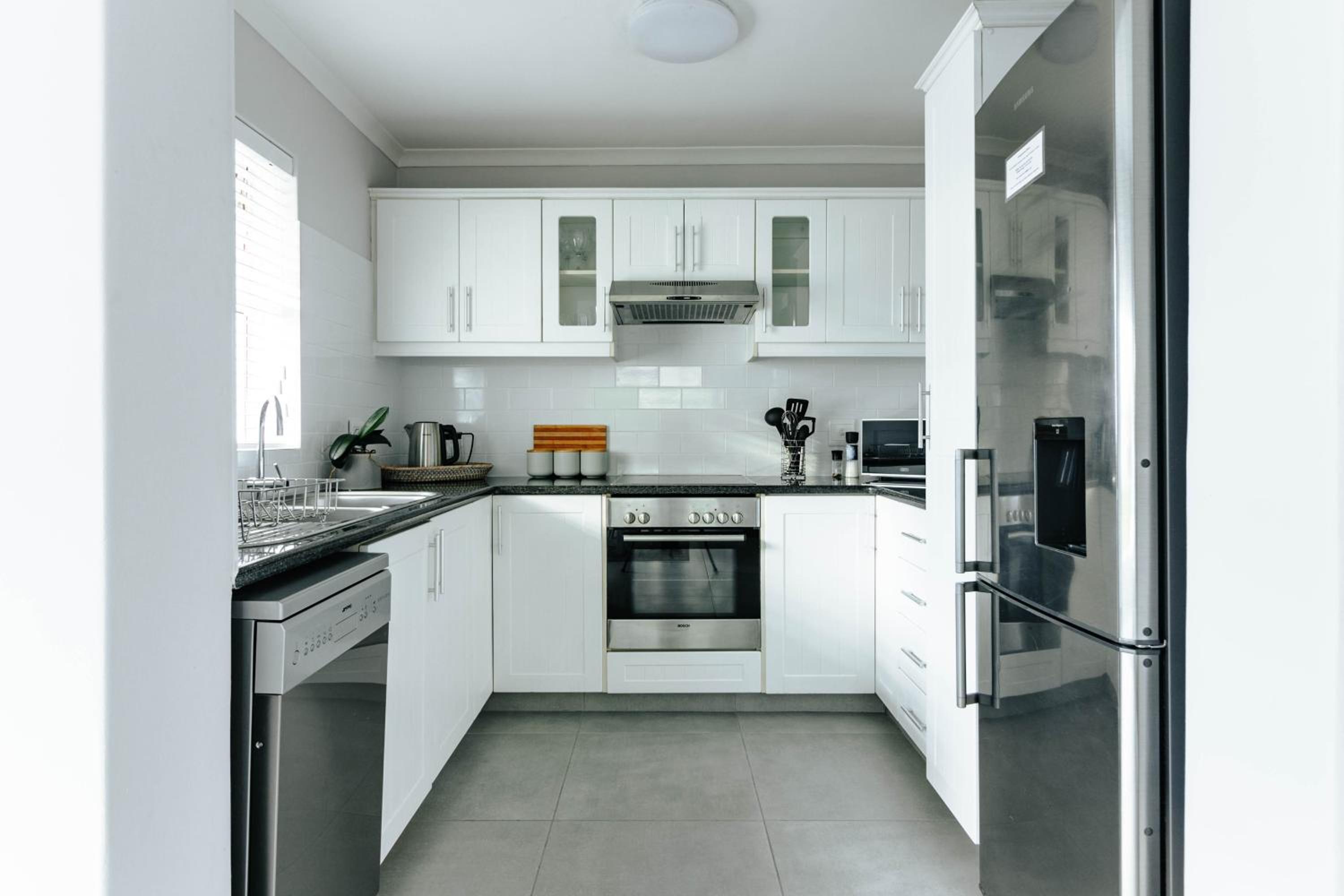Two-Bedroom Apartment - Photo 24