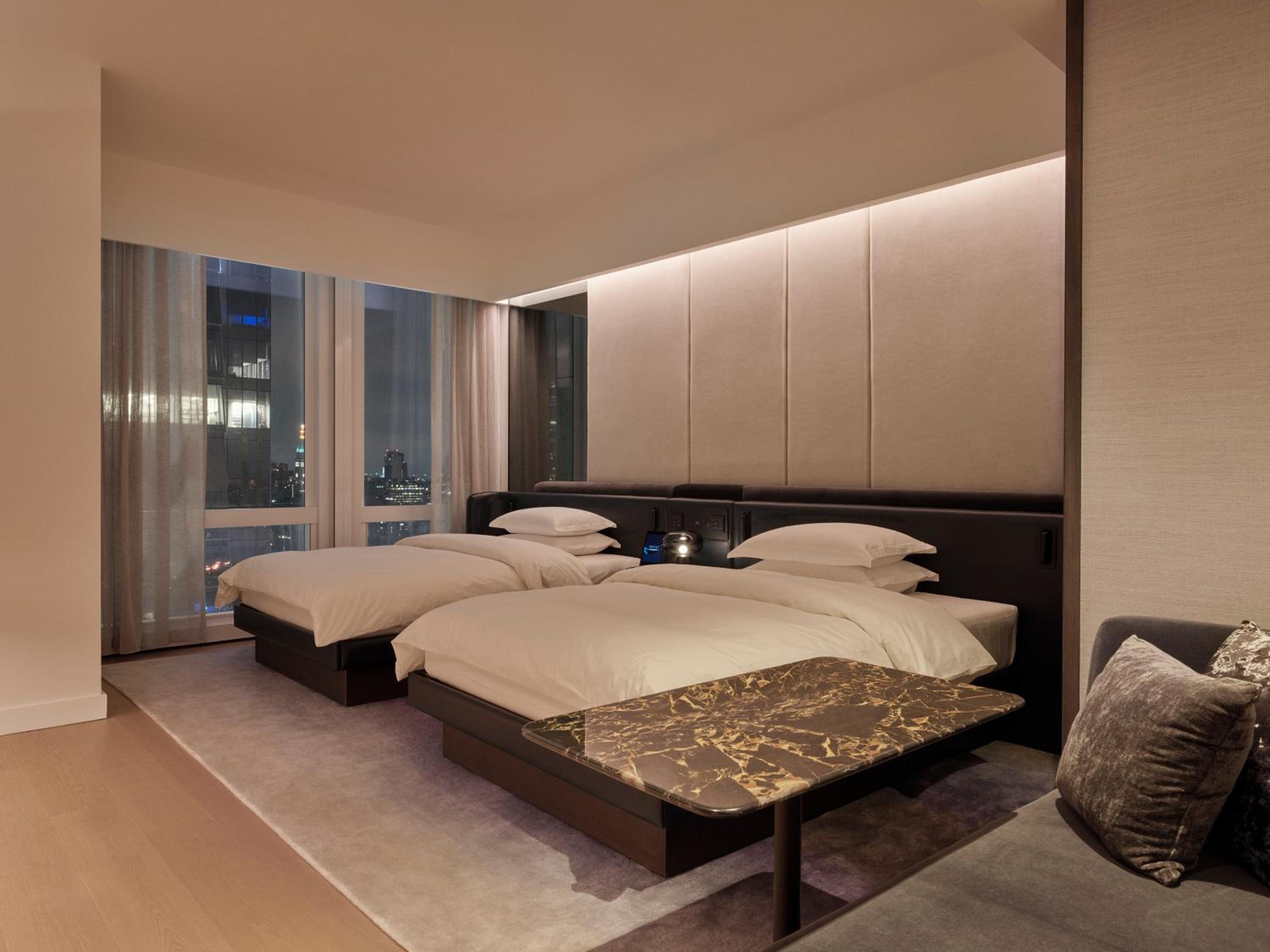 Deluxe City View Guestroom, 2 Double Beds Mobility Accessible