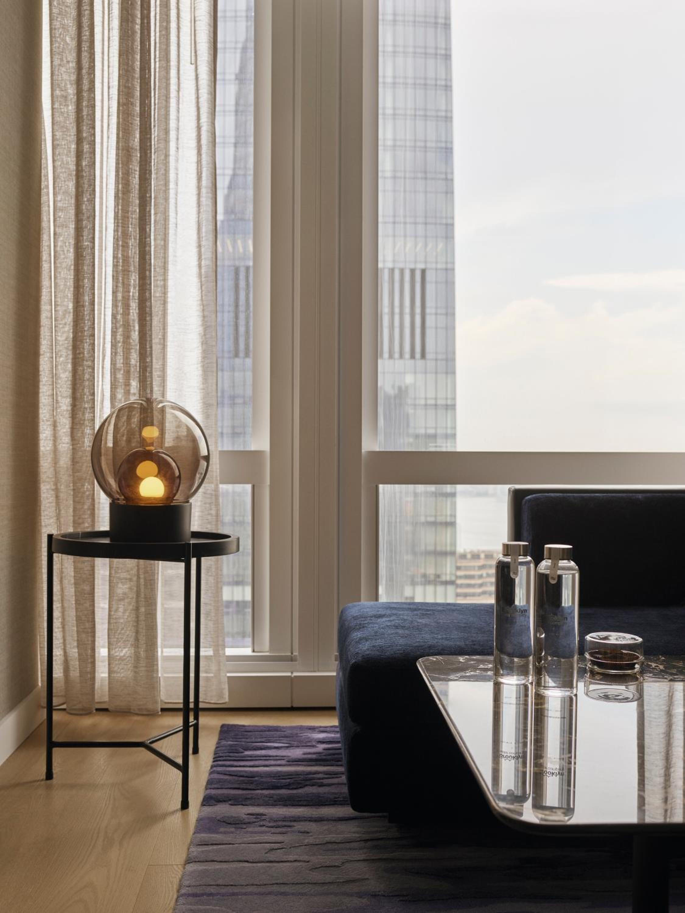 Premier Skyline View Guestroom, 1 King Bed Mobility Accessible