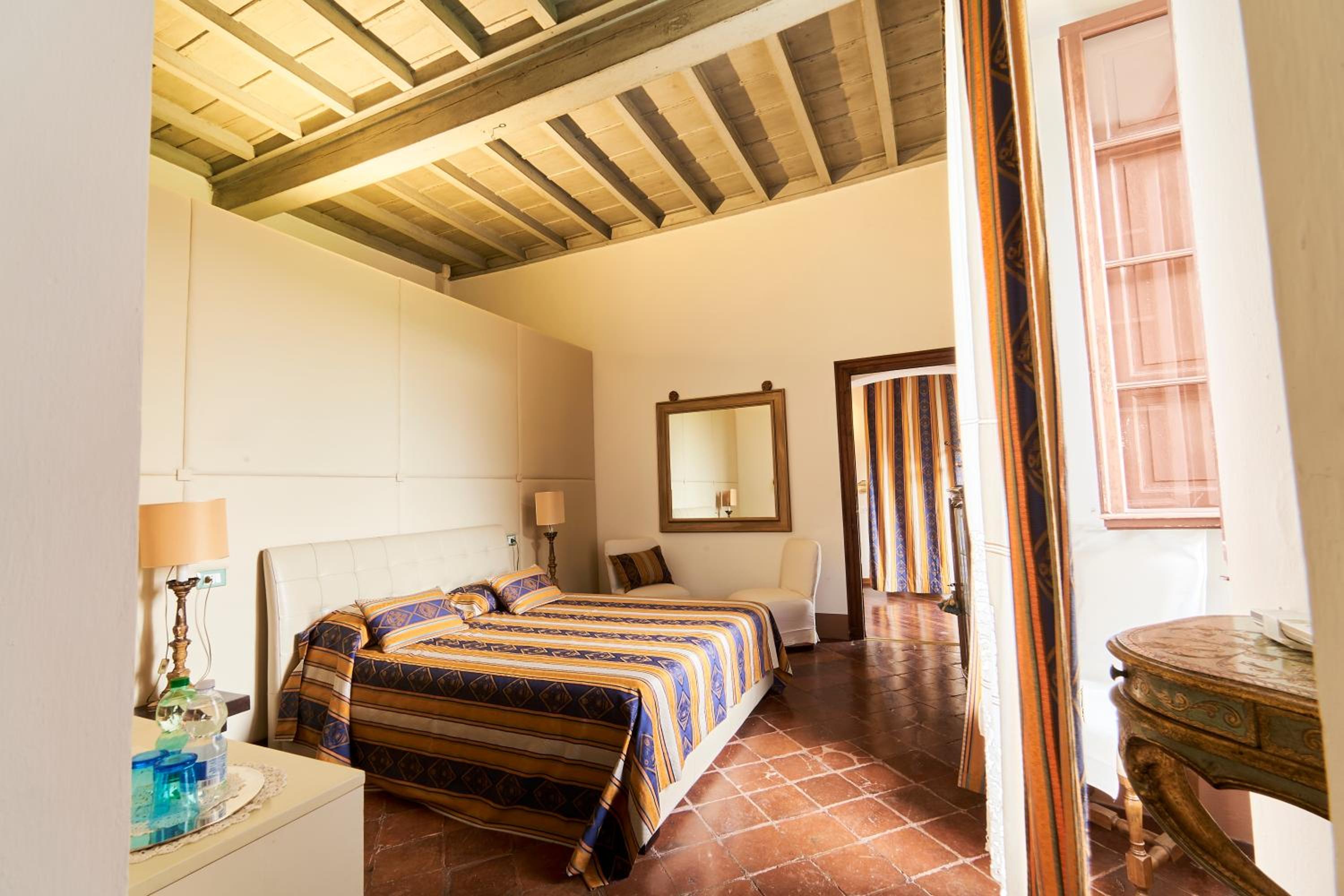 Suite with Garden View photo 1
