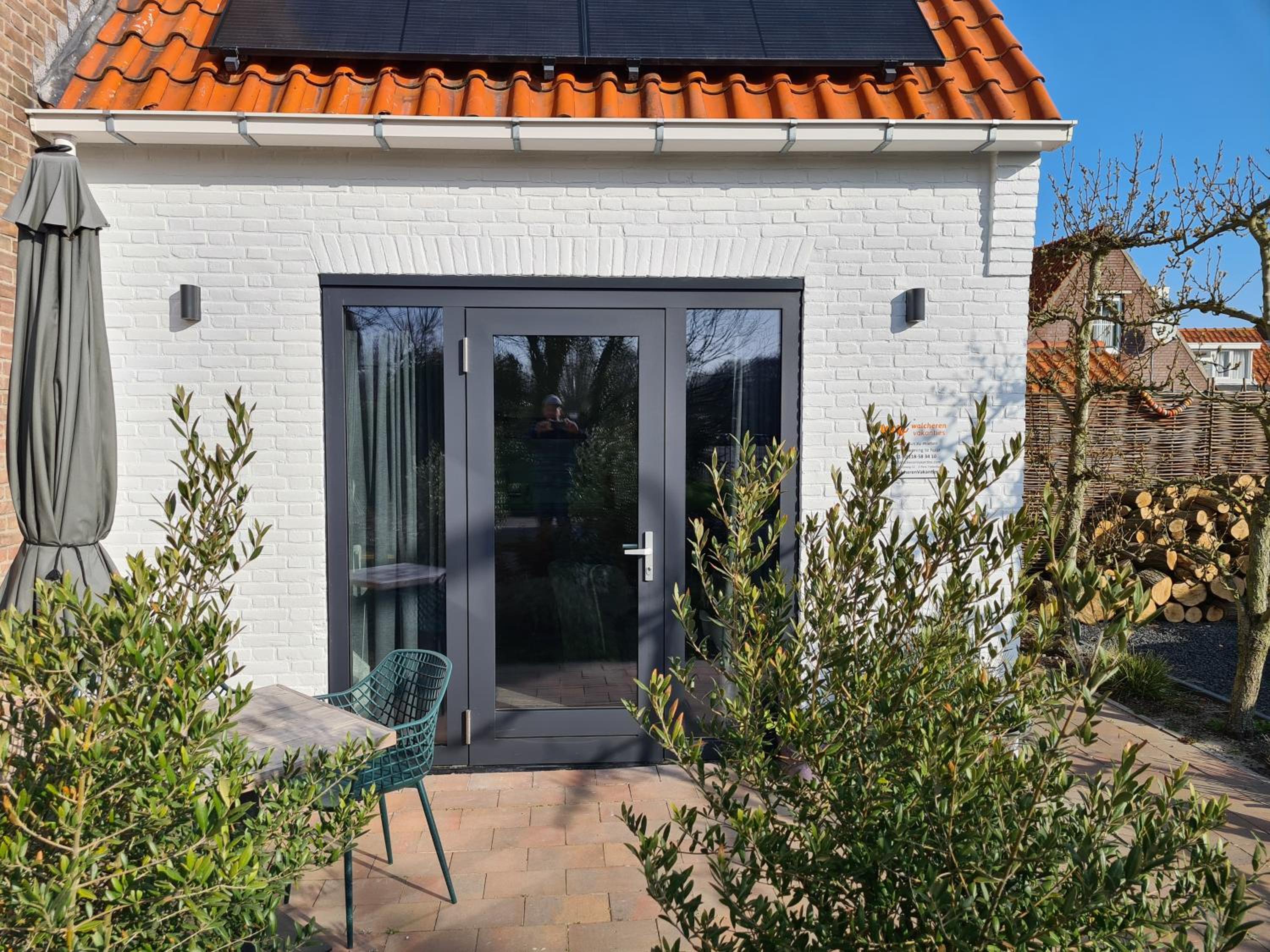One-Bedroom House photo 1